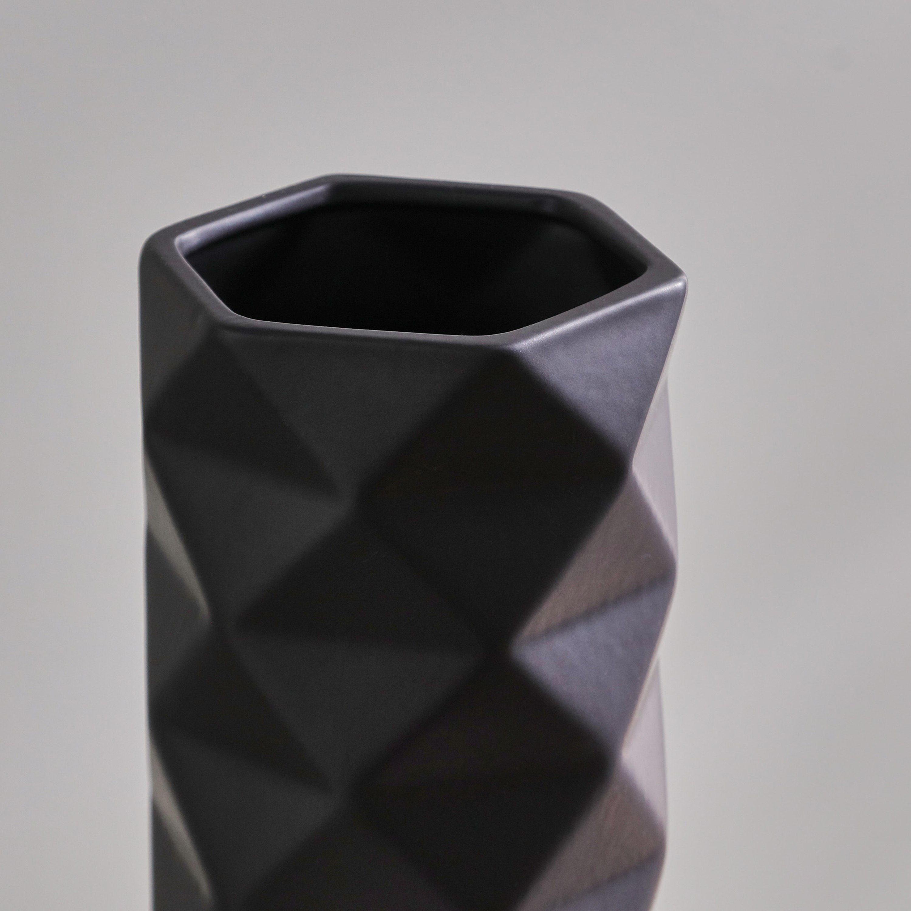 مزهرية سيراميك من كوبي - 12x12x31 سم-hbxbedroom-decorandaccessories-vases-image-3