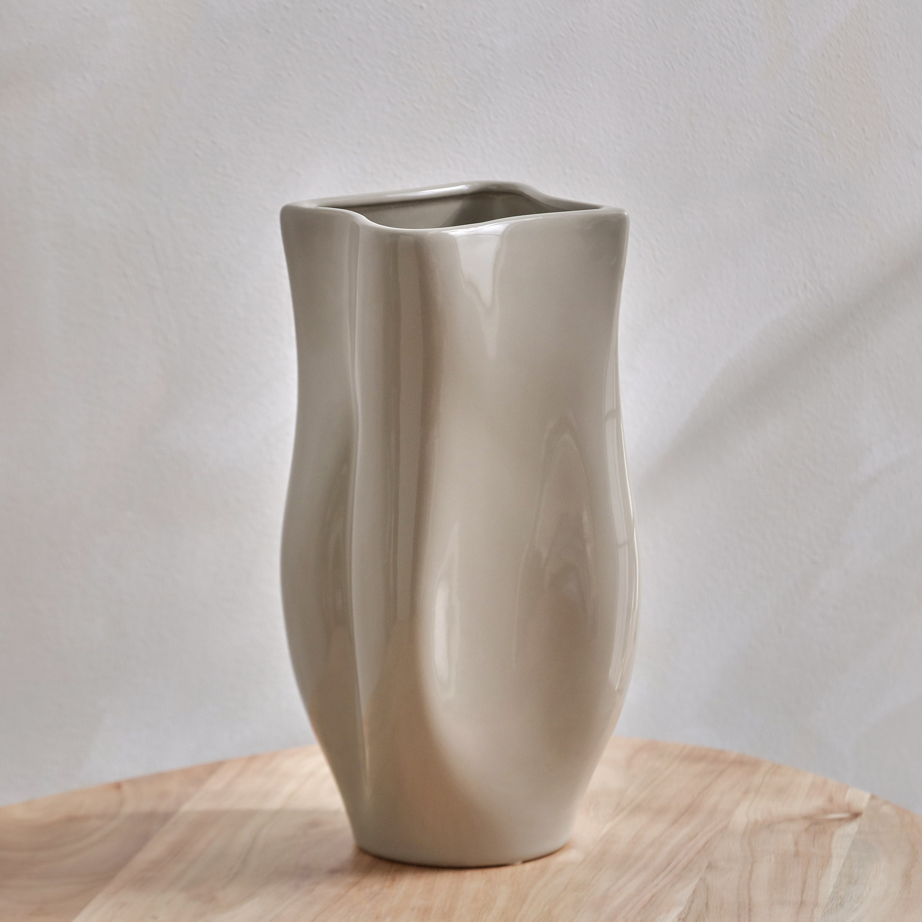 مزهرية سيراميك من كوبي - 14x13x30 سم-hbxbedroom-decorandaccessories-vases-image-2