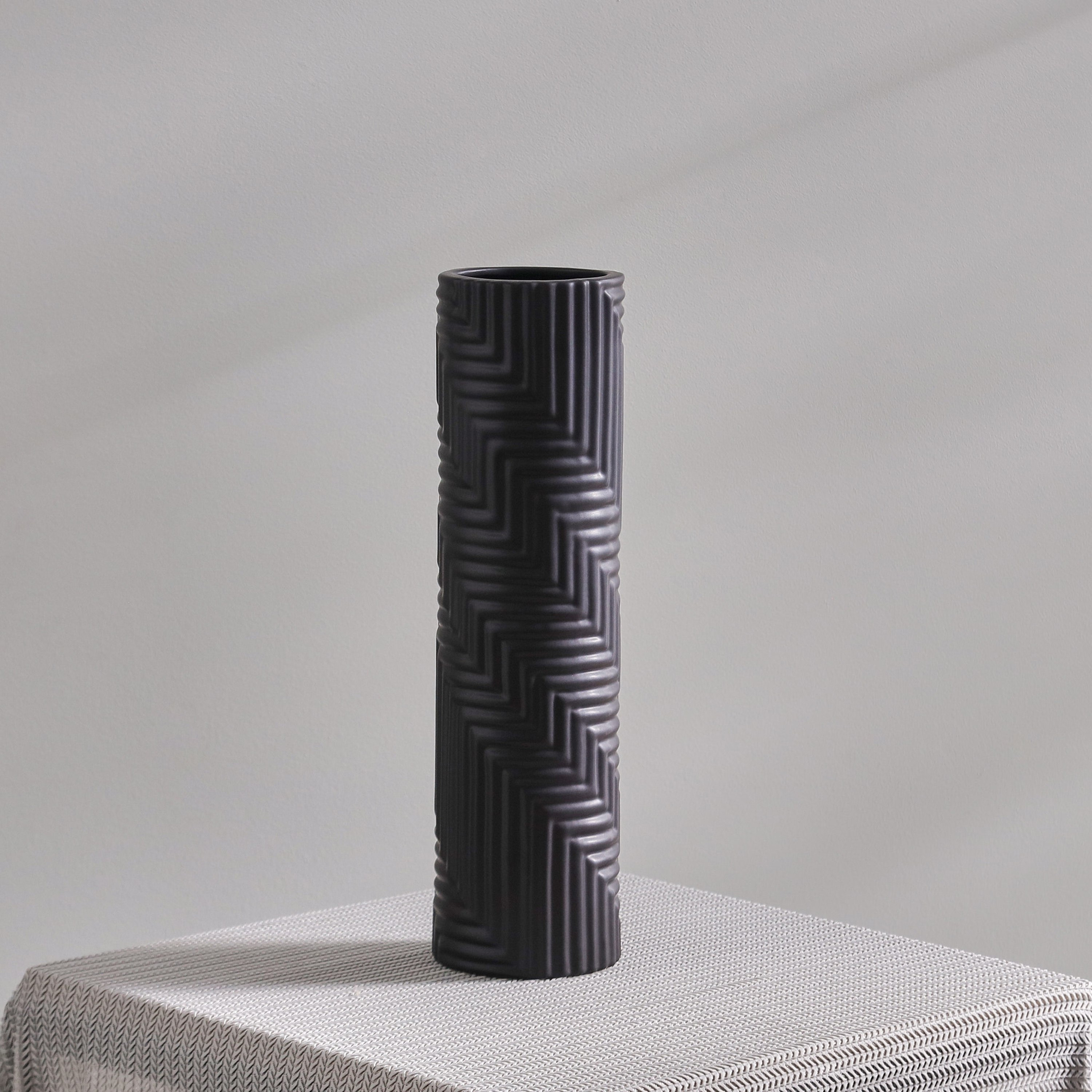 مزهرية سيراميك فيكتور من كوبي - 9.5x9.5x34 سم-hbxbedroom-decorandaccessories-vases-image-2