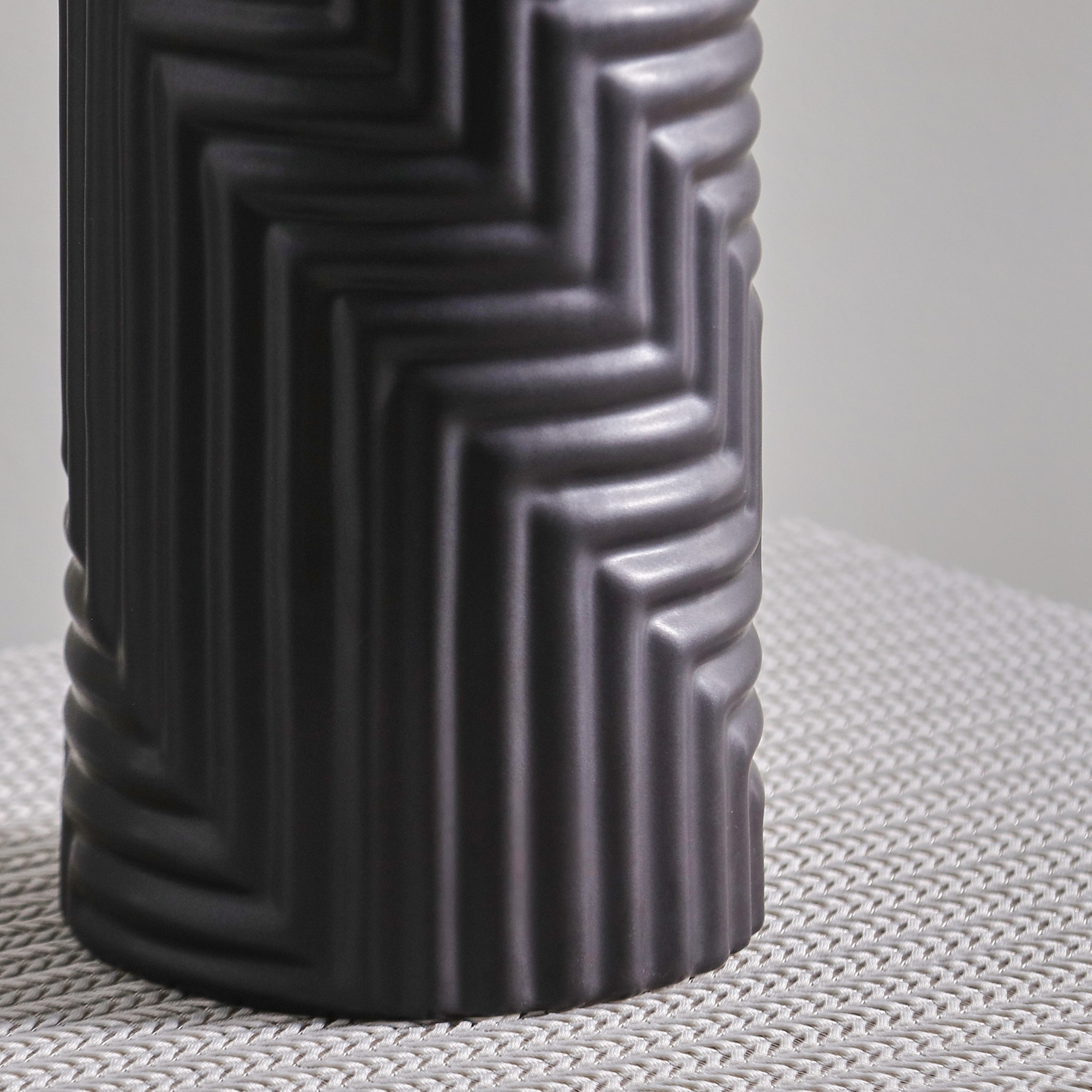 مزهرية سيراميك فيكتور من كوبي - 9.5x9.5x34 سم-hbxbedroom-decorandaccessories-vases-image-4