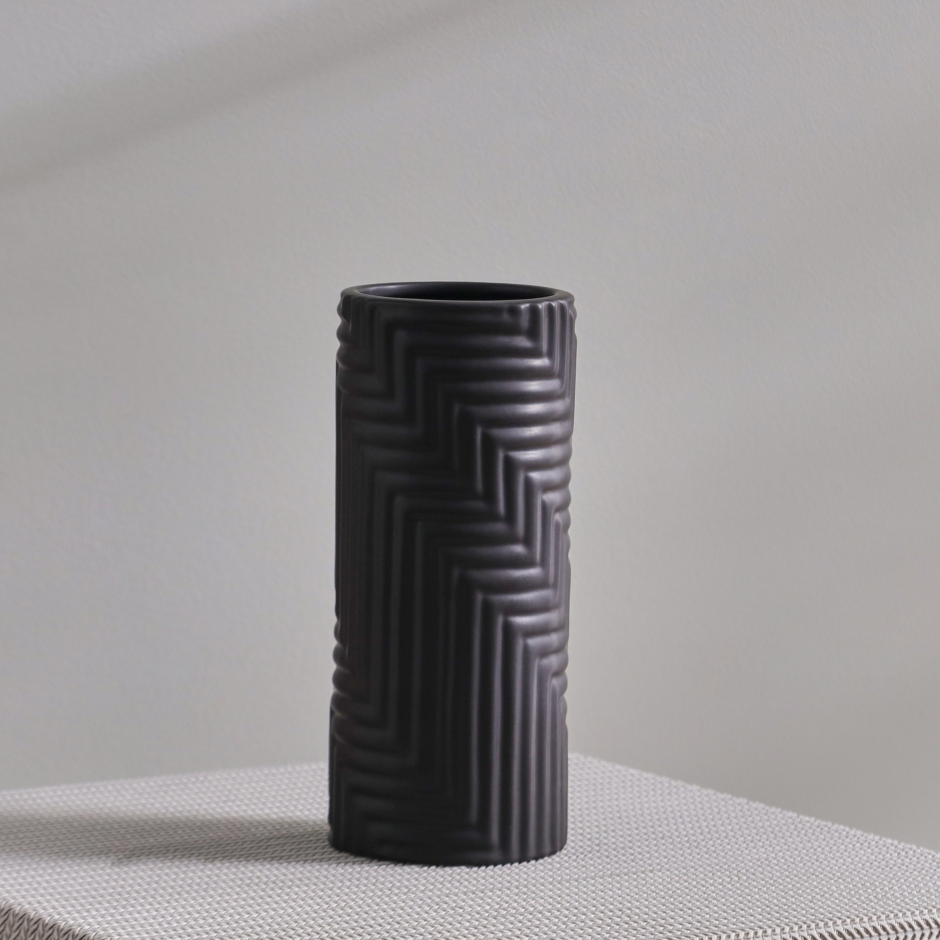 مزهرية سيراميك من كوبي فيكتور - 9.5x9.5x22 سم-hbxbedroom-decorandaccessories-vases-image-2