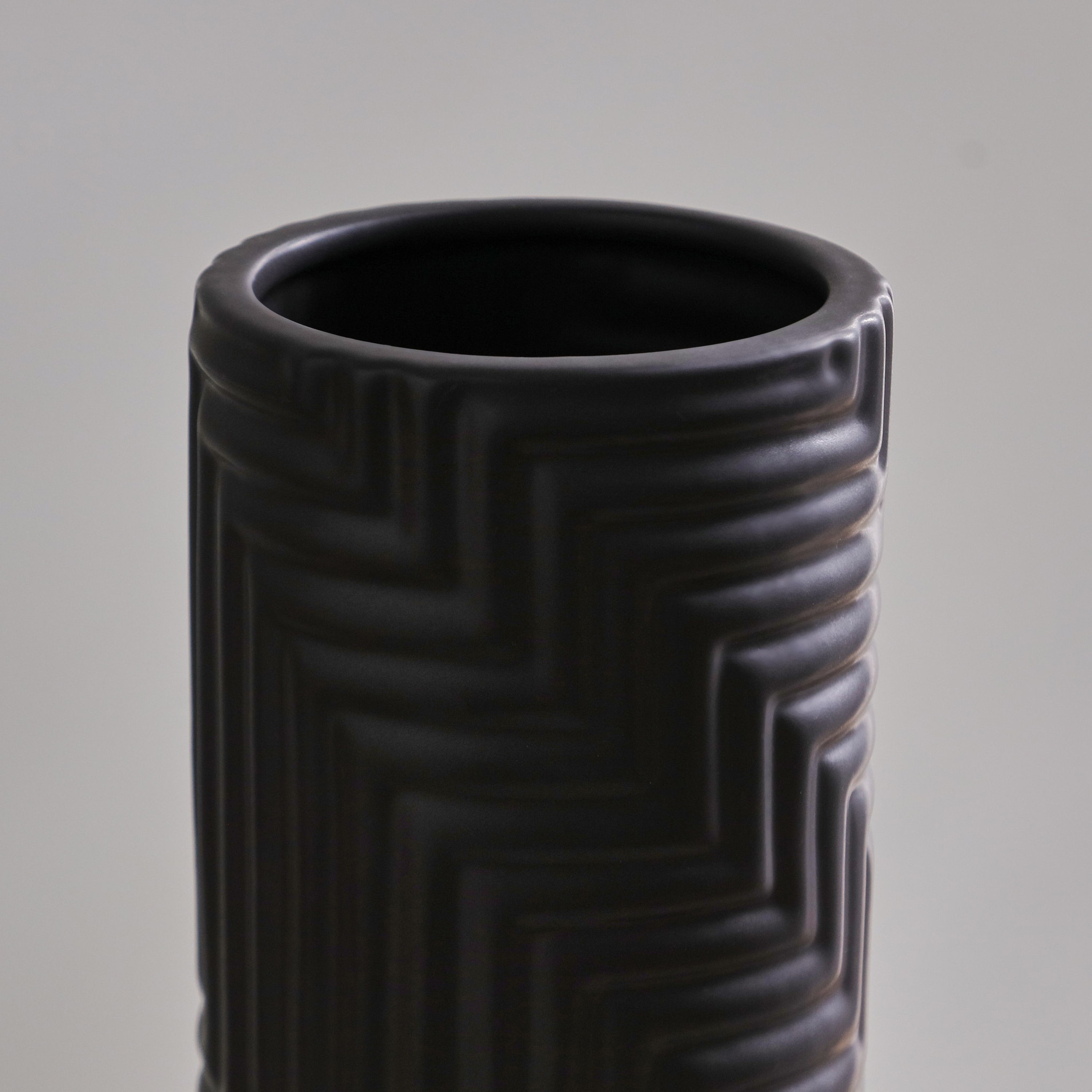 مزهرية سيراميك من كوبي فيكتور - 9.5x9.5x22 سم-hbxbedroom-decorandaccessories-vases-image-3