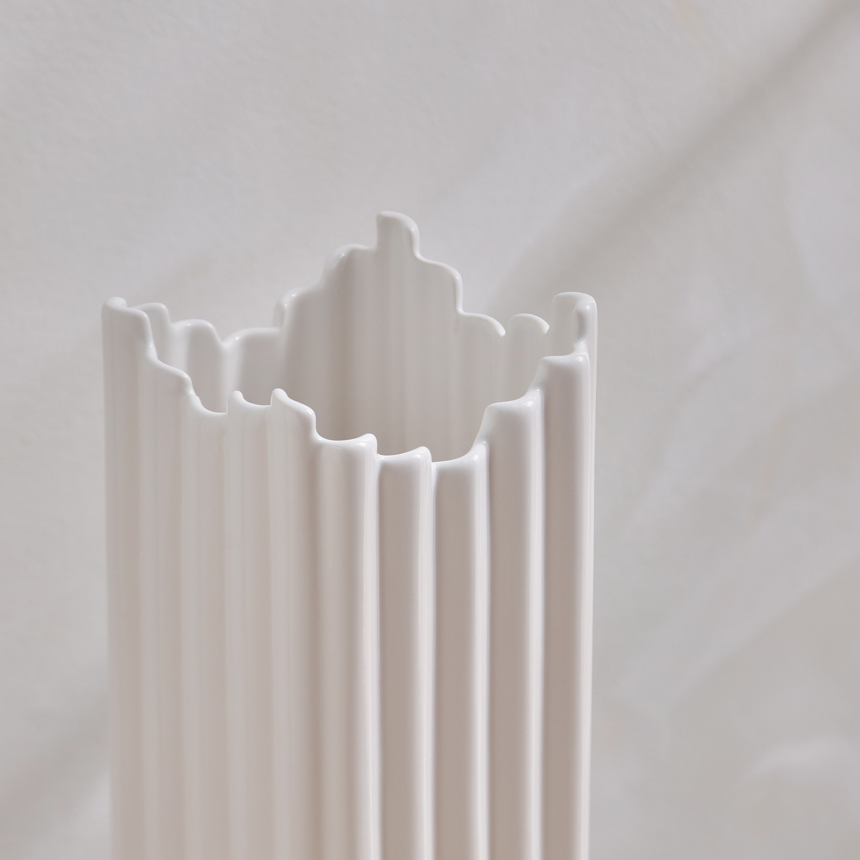 مزهرية سيراميك عضوية من كوبي - 12x12x30 سم-hbxbedroom-decorandaccessories-vases-image-3