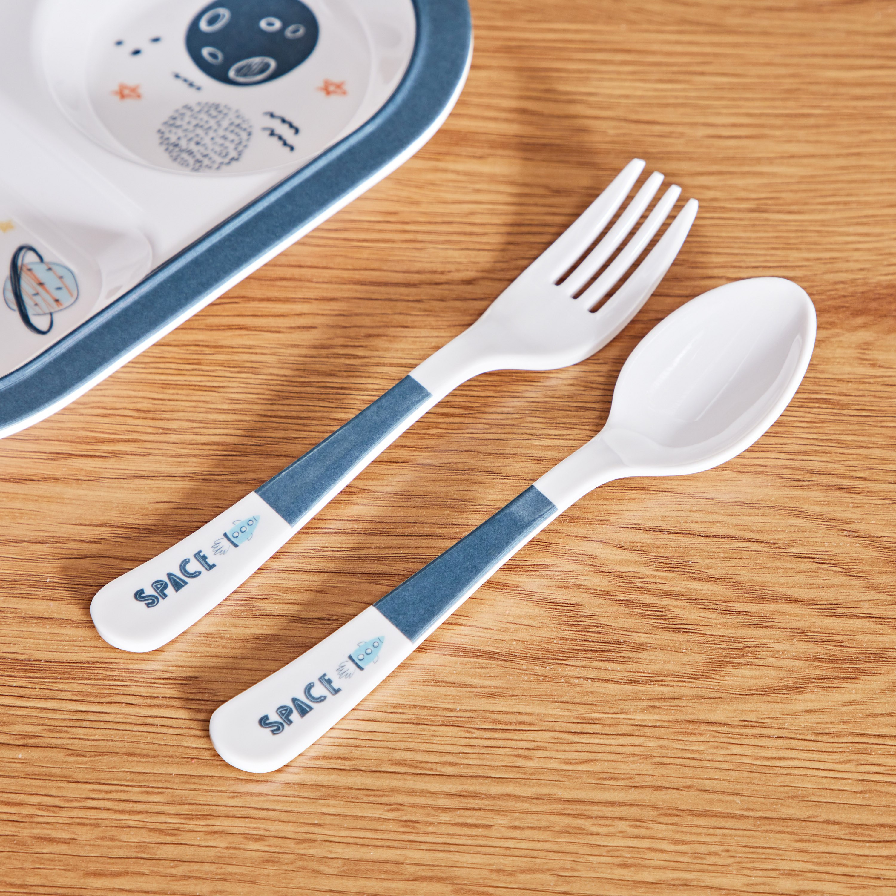 طقم أدوات مائدة ميلامين قطعتين بطبعات فضاء من هاري ترينيتي- 16 سم-hbxhomeware-hbxkidsandyouth-image-1