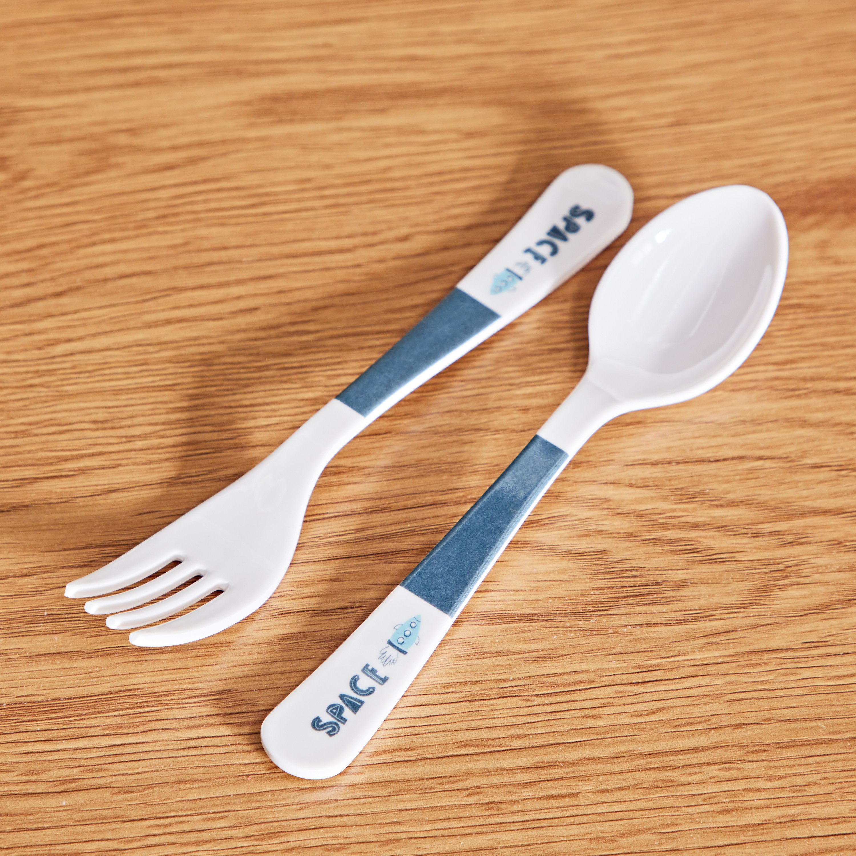 طقم أدوات مائدة ميلامين قطعتين بطبعات فضاء من هاري ترينيتي- 16 سم-hbxhomeware-hbxkidsandyouth-image-2