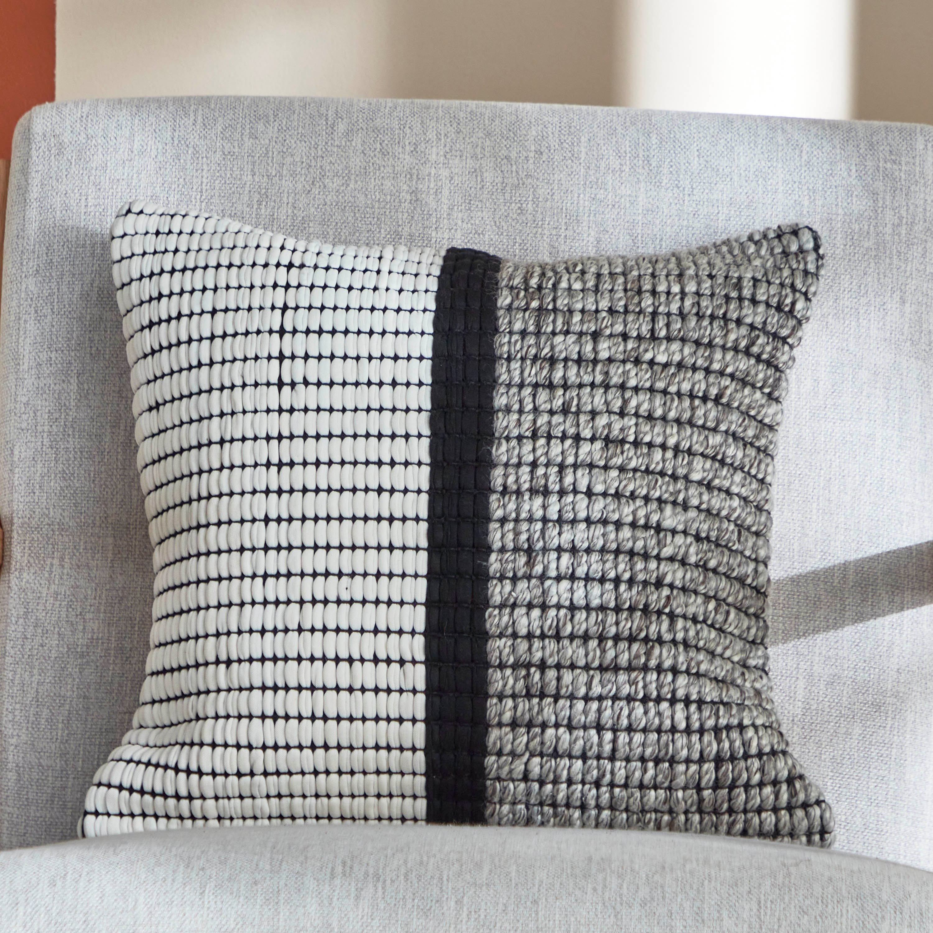 غطاء وسادة دارك مارك من هايتي- 45x45 سم-hbxhomeware-cushionsandcovers-cushioncovers-image-1