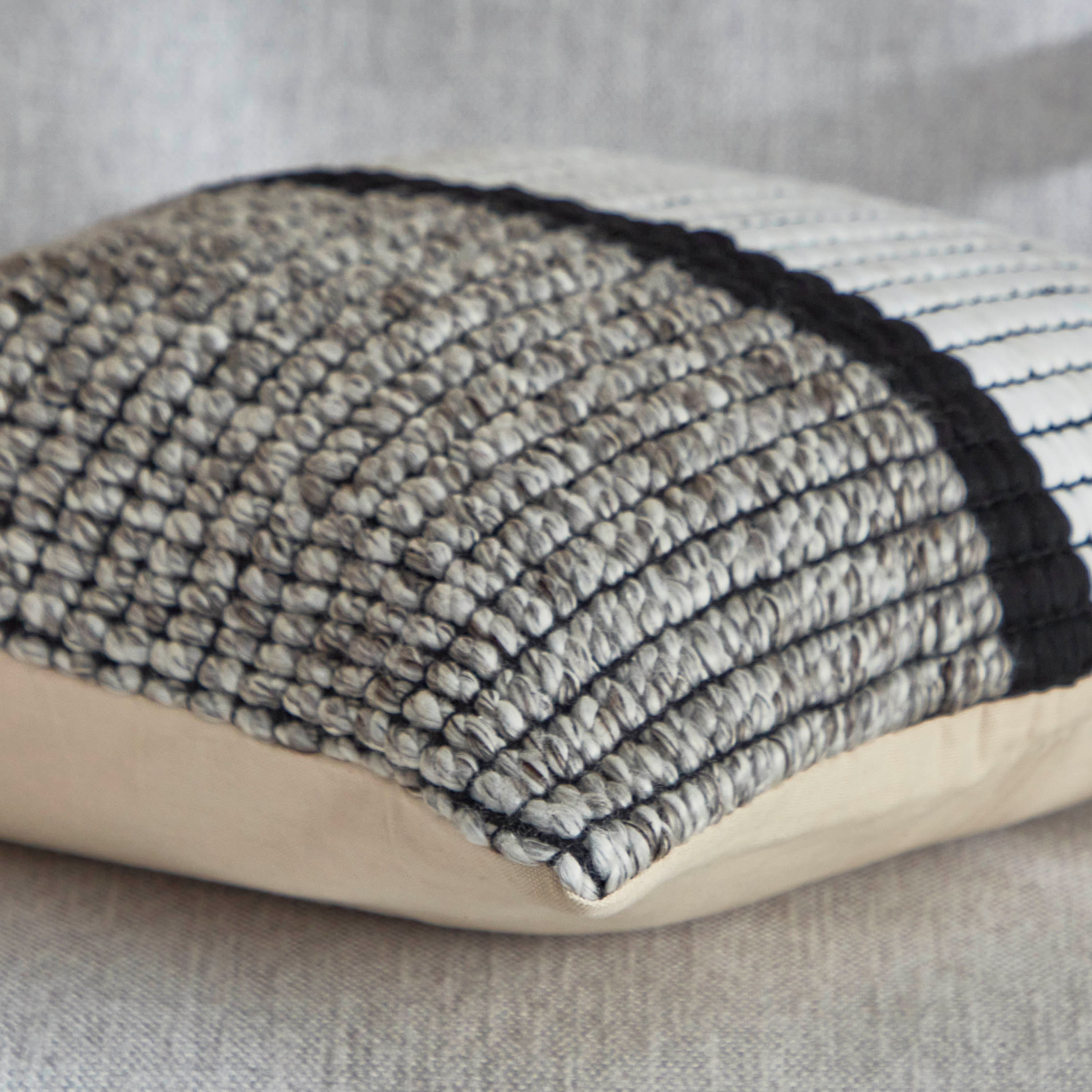 غطاء وسادة دارك مارك من هايتي- 45x45 سم-hbxhomeware-cushionsandcovers-cushioncovers-image-3