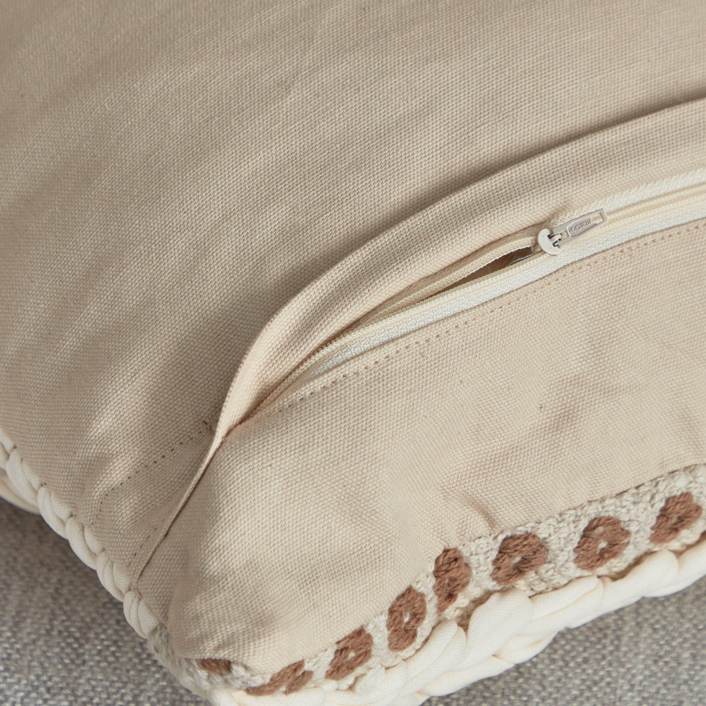 غطاء وسادة لايت لوك من هايتي - 45x45 سم-hbxhomeware-cushionsandcovers-cushioncovers-image-4