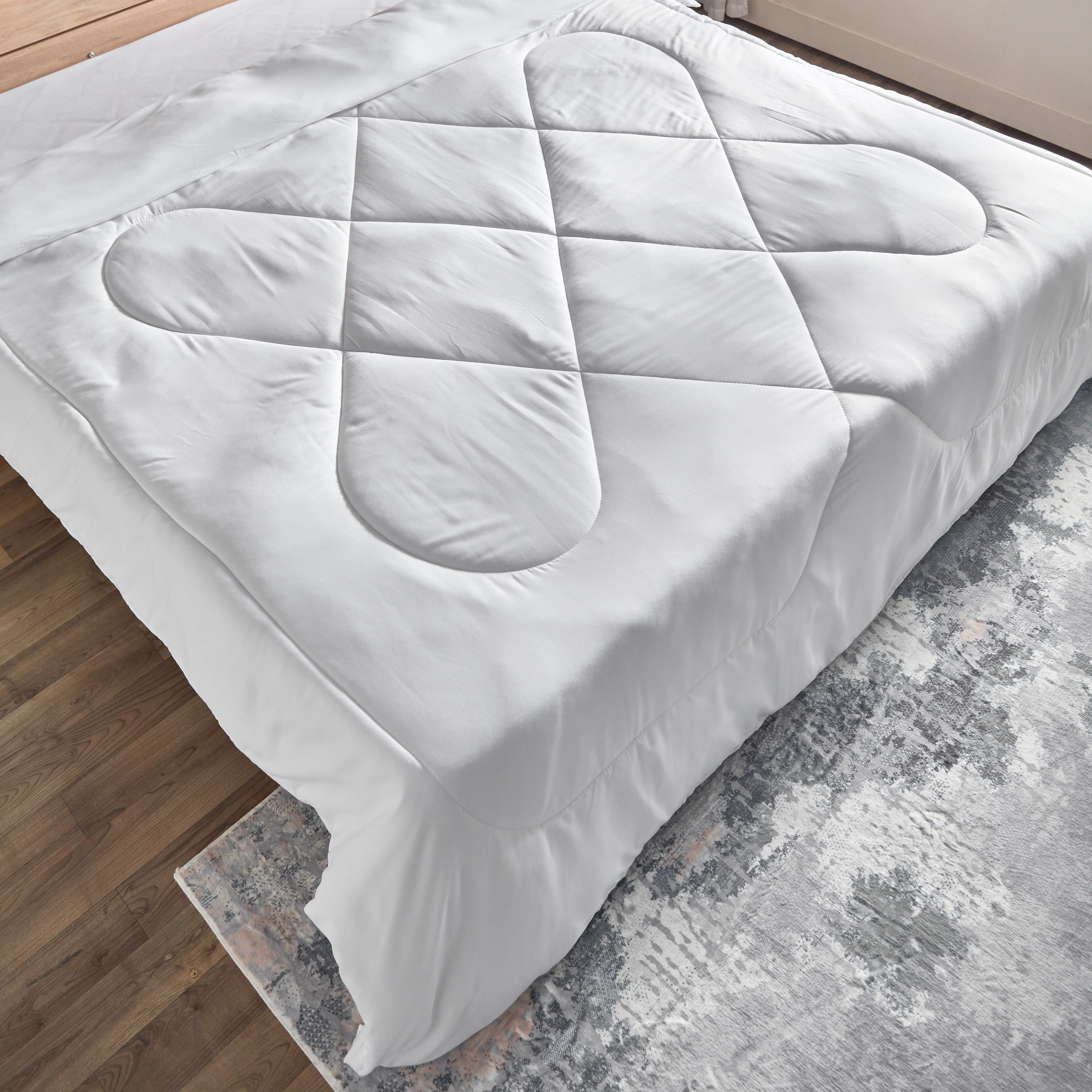 Nova Microfibre Super King Duvet Inner - 240x220 cm-hbxdecorandfurnishings-bedding-duvetsandpillows-image-4