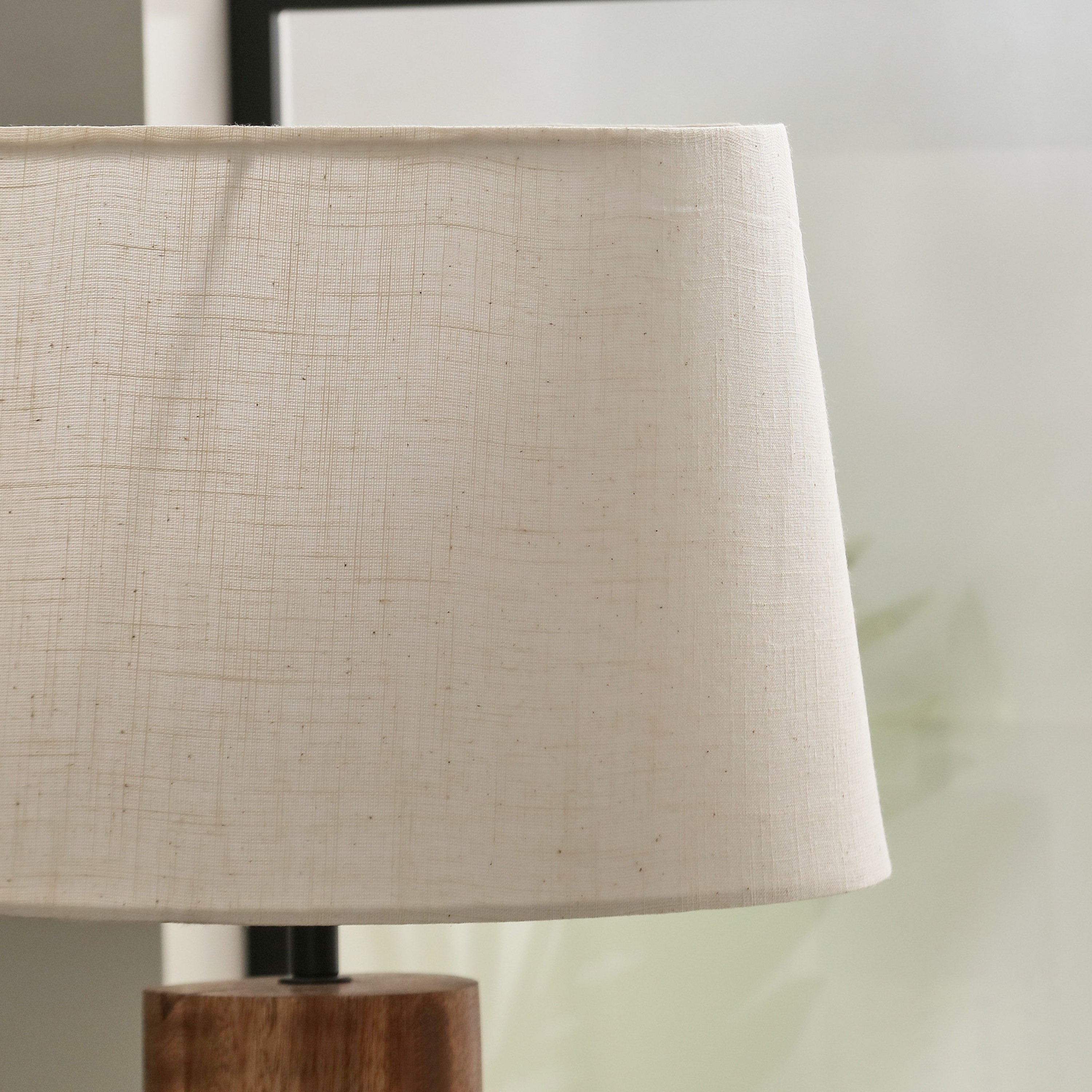 مصباح طاولة خشبي أسطواني بزخارف روطان وغطاء كتان من أدرانو - 45 سم-hbxlivingroom-lighting-tablelamps-image-3