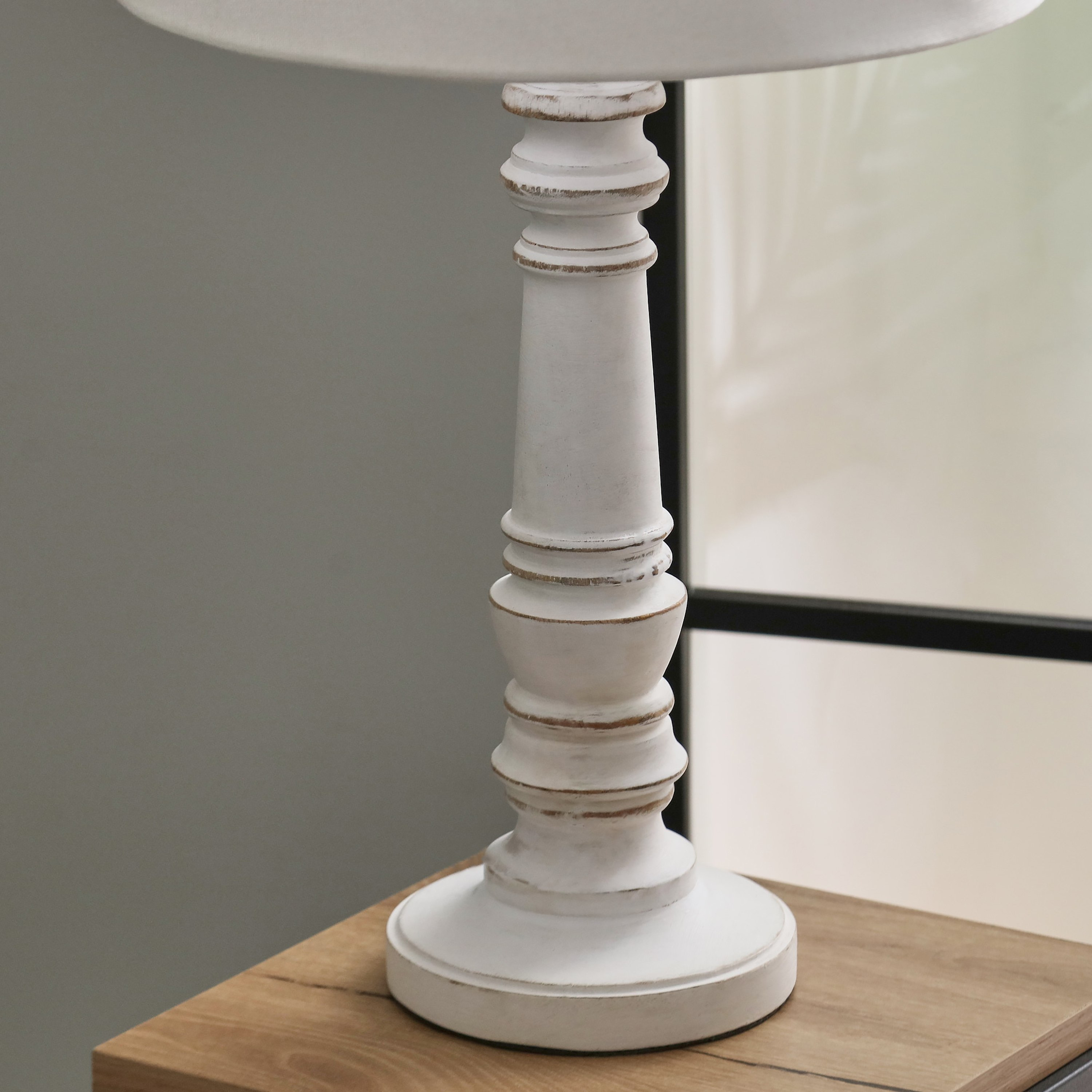 مصباح طاولة عمودي خشبي منحوت بغطاء رفيع من أدرانو - 55 سم-hbxlivingroom-lighting-tablelamps-image-4