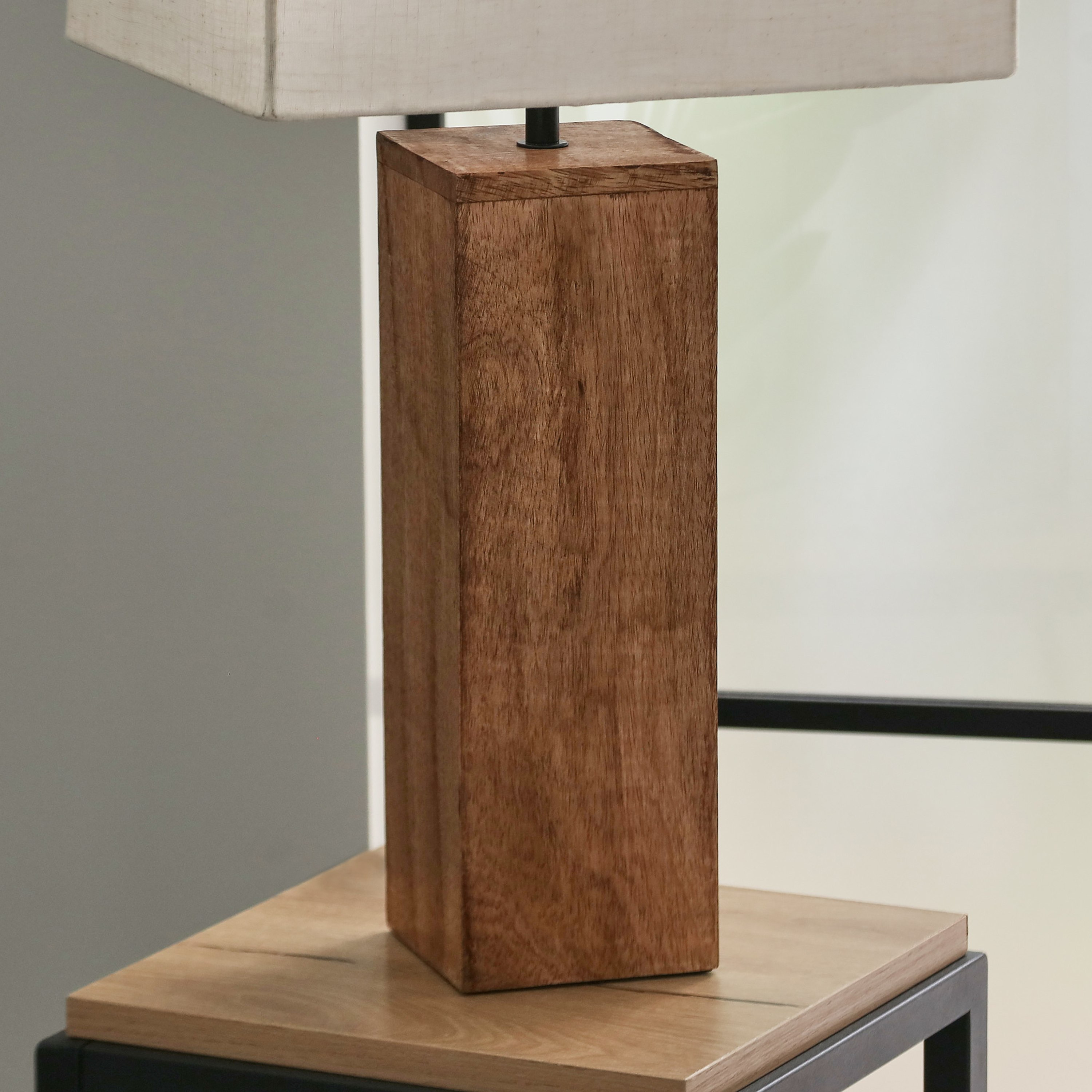 مصباح طاولة خشبي بغطاء كتان من أدرانو - 55 سم-hbxlivingroom-lighting-tablelamps-image-4