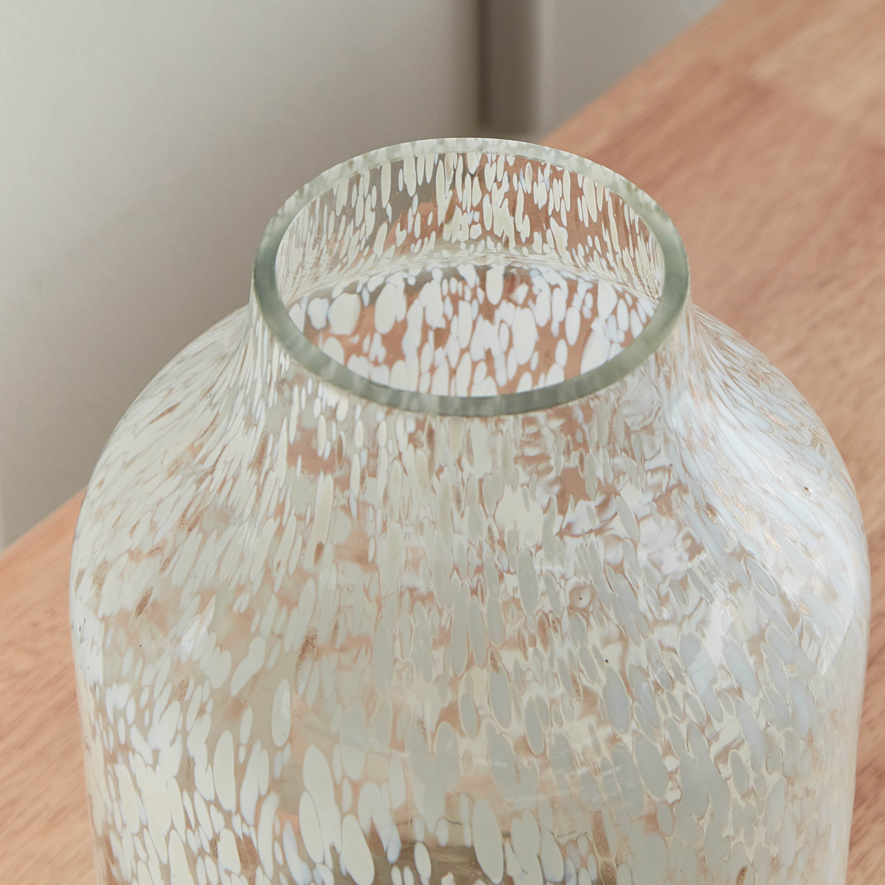 مزهرية زجاج من أورا - 16.5x16.5x26 سم-hbxbedroom-decorandaccessories-vases-image-3