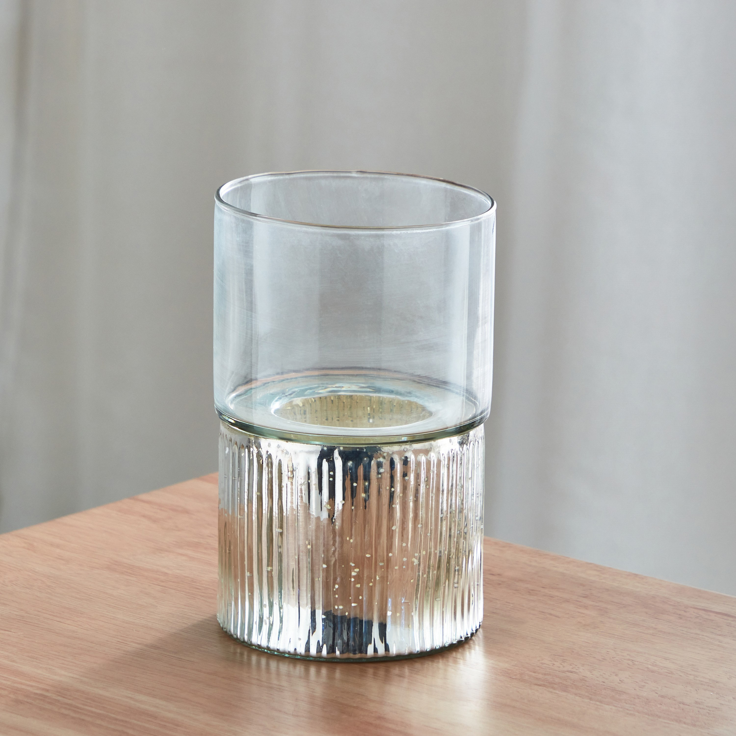 حامل شموع ميتاليك مضلع من جريس - 13x13x20 سم-hbxlivingroom-decorandaccessories-candleholders-image-2