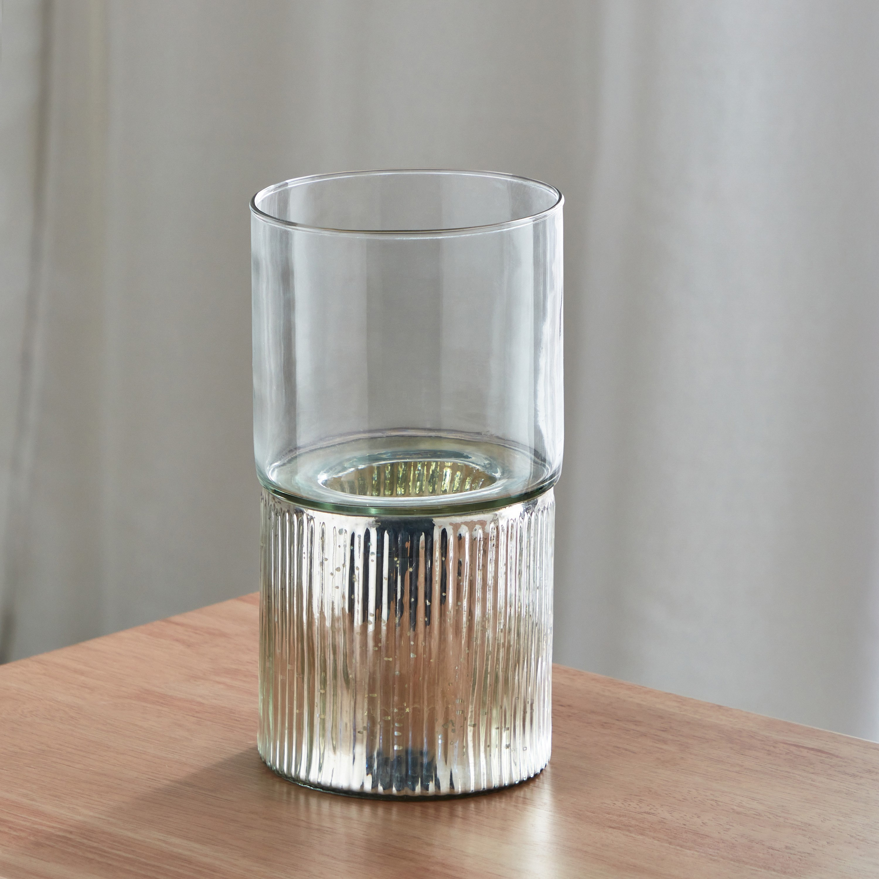 حامل شموع ميتاليك مضلع من جريس - 13x13x25 سم-hbxlivingroom-decorandaccessories-candleholders-image-2