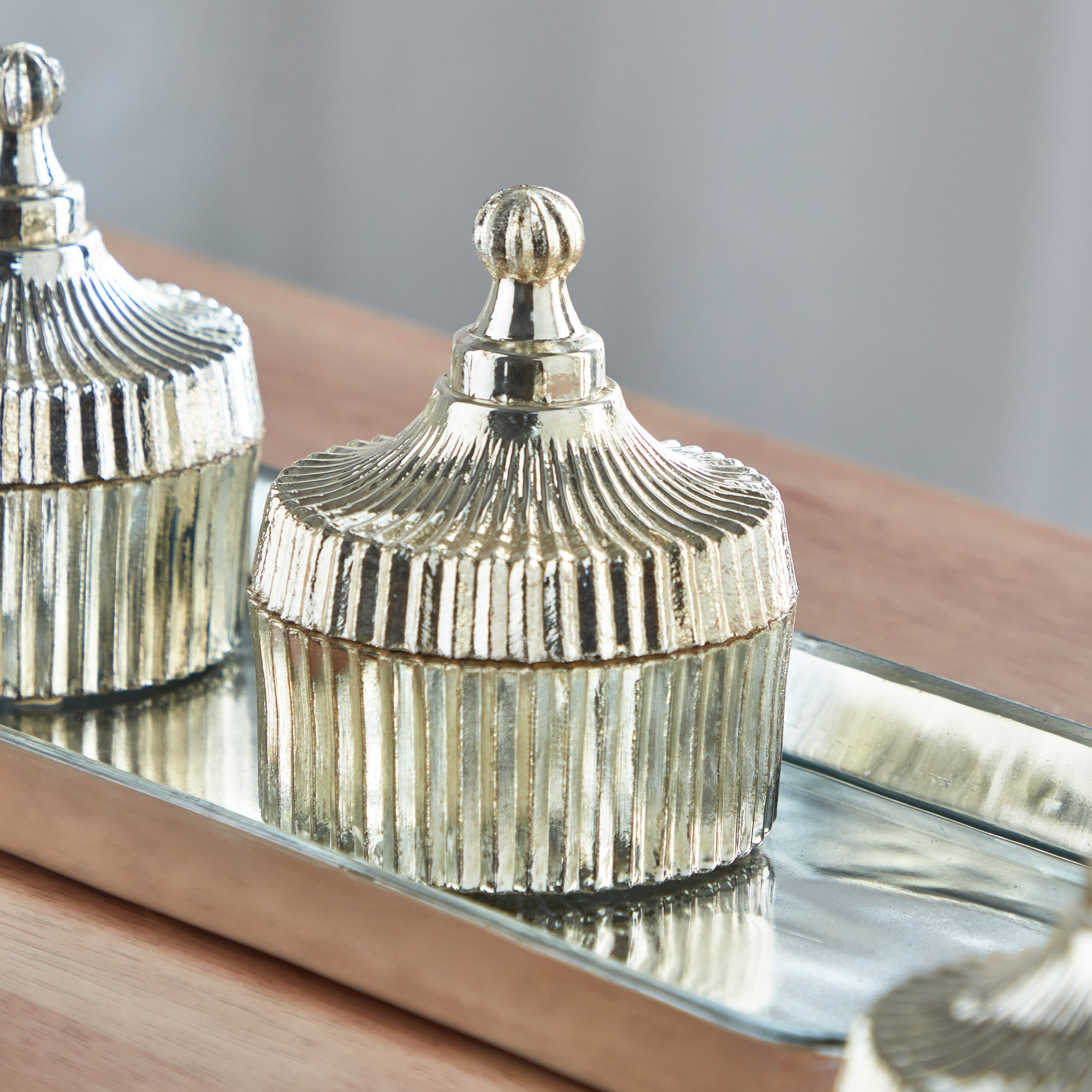 طقم جرّة ديكور ميتالك مضلّع -4 قطع مع صينية من جريس-hbxhomeware-hbxdecorandfurnishings-image-4