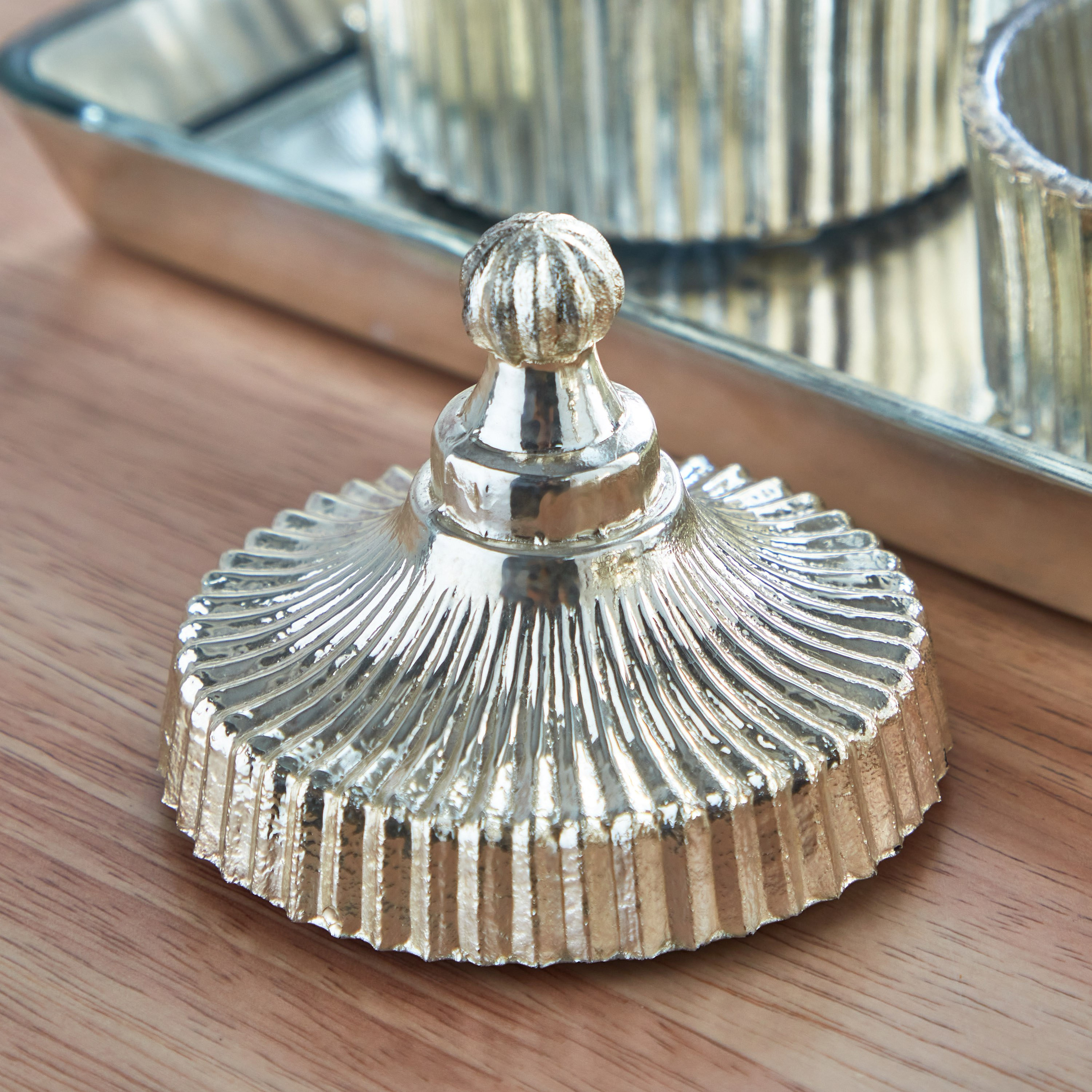 طقم جرّة ديكور ميتالك مضلّع -4 قطع مع صينية من جريس-hbxhomeware-hbxdecorandfurnishings-image-5