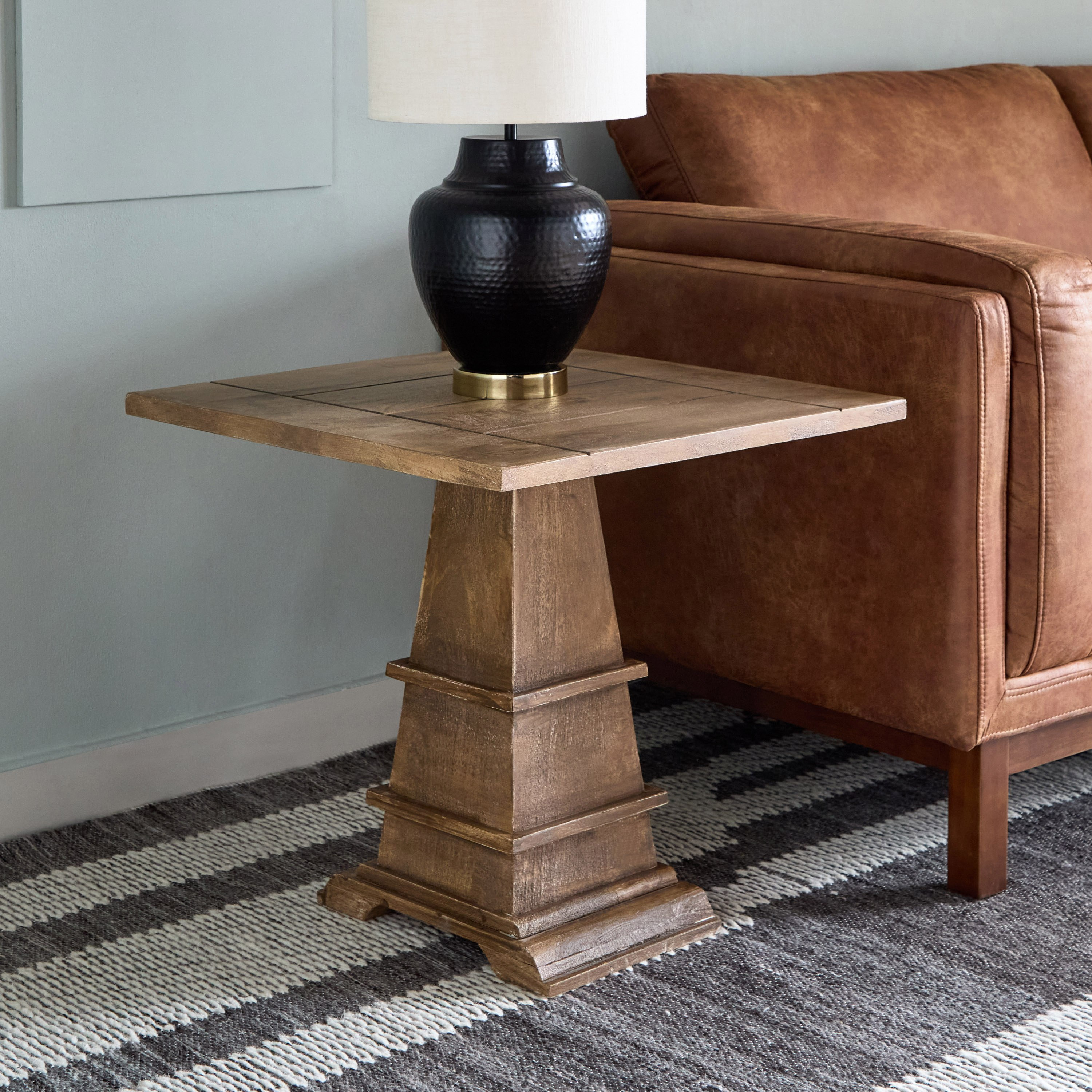 طاولة جانبية - سانكتواري من فيندرا-hbxfurniture-livingroom-endtables-image-1