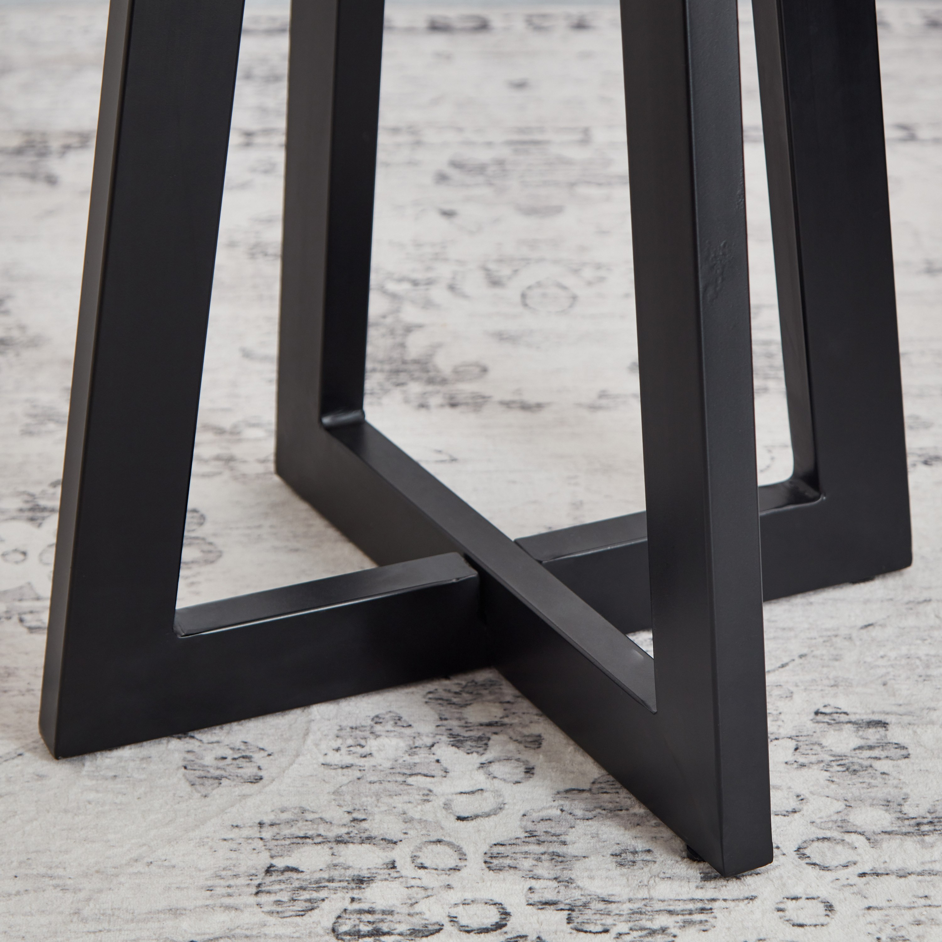 طاولة جانبية مستديرة من الخشب الصلب - كلانباي من فيندرا-hbxfurniture-livingroom-endtables-image-5