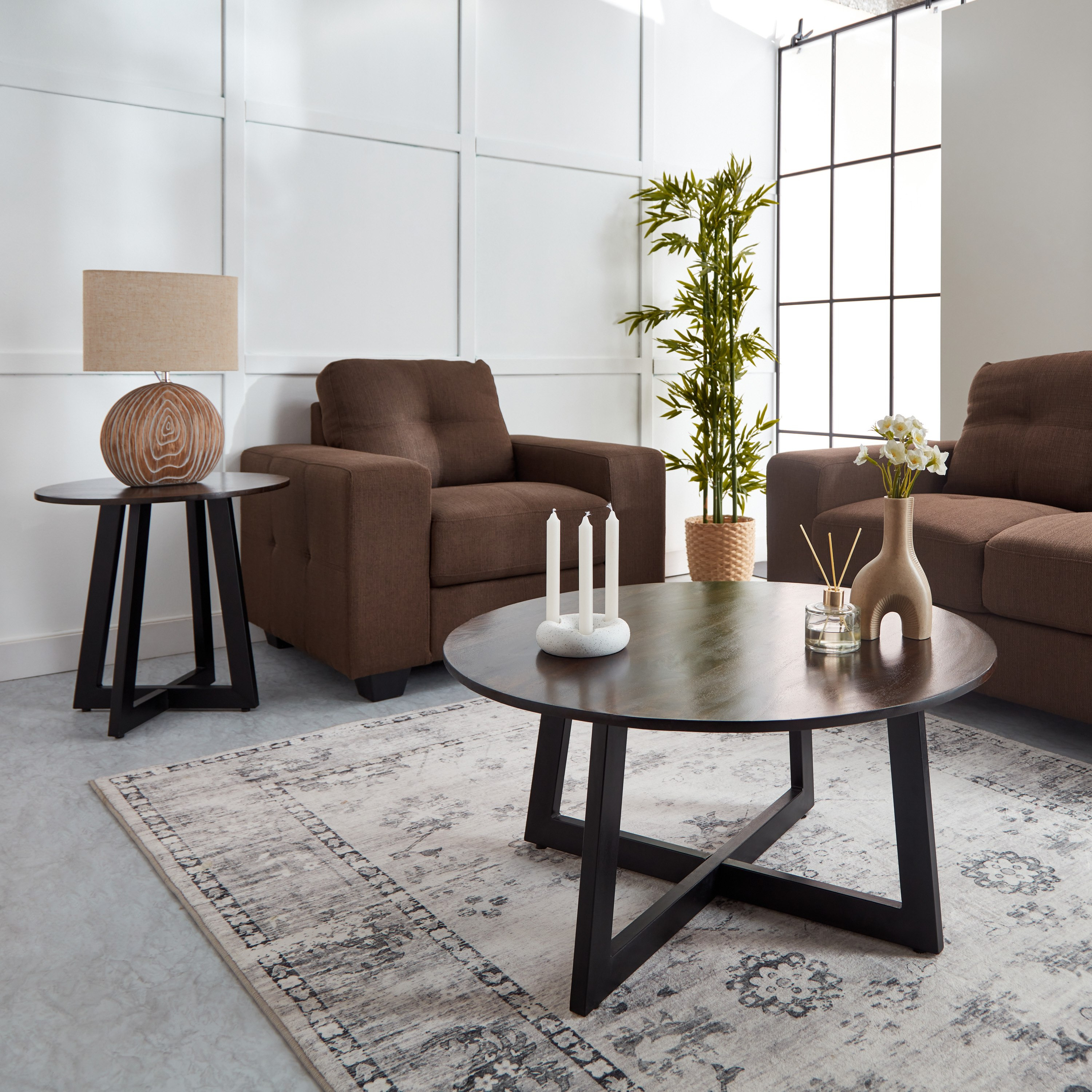 طاولة جانبية مستديرة من الخشب الصلب - كلانباي من فيندرا-hbxfurniture-livingroom-endtables-image-6