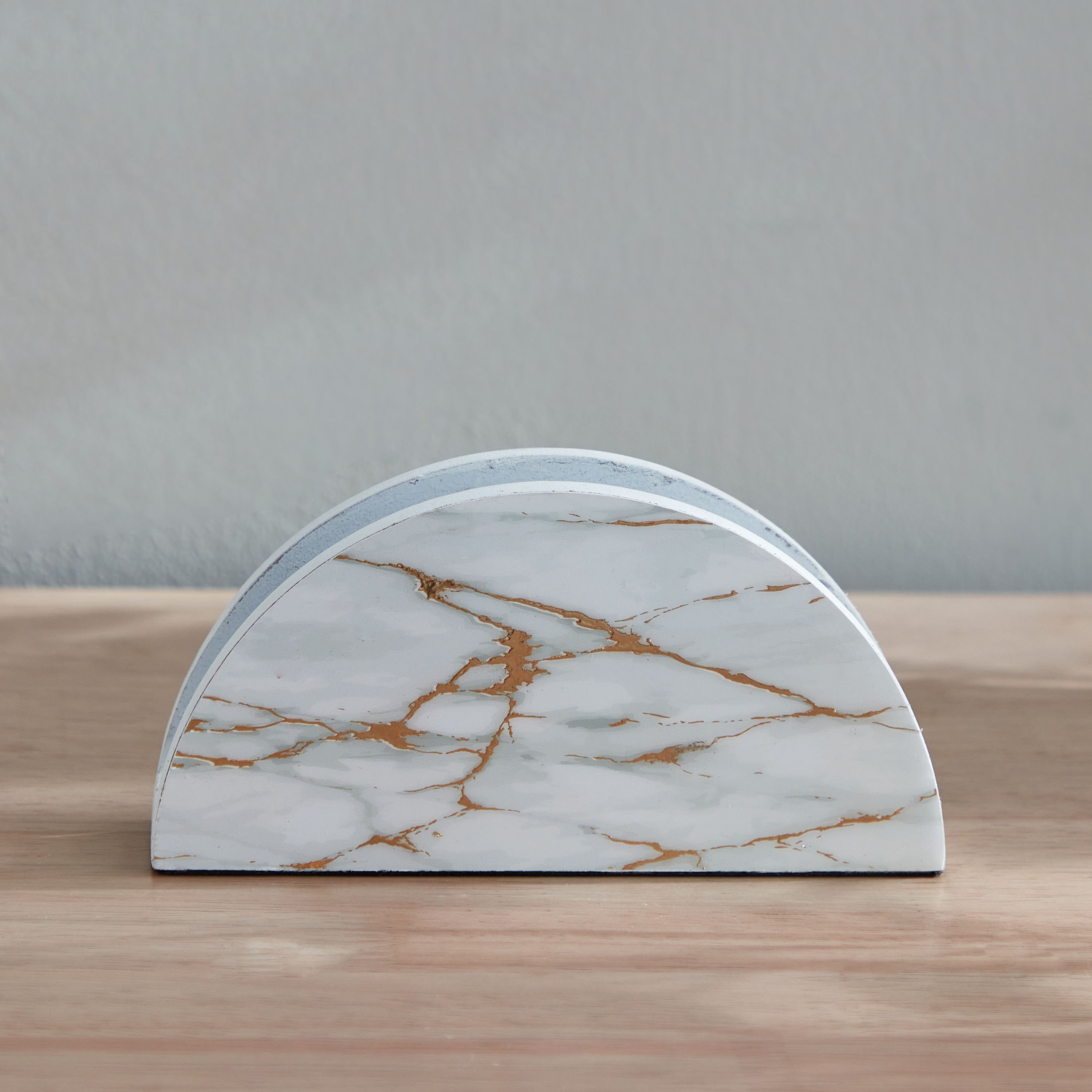 حامل مناديل بطبعات رخام من أرمايا - 16.5x4x8 سم-hbxhomeware-hbxdecorandfurnishings-image-2