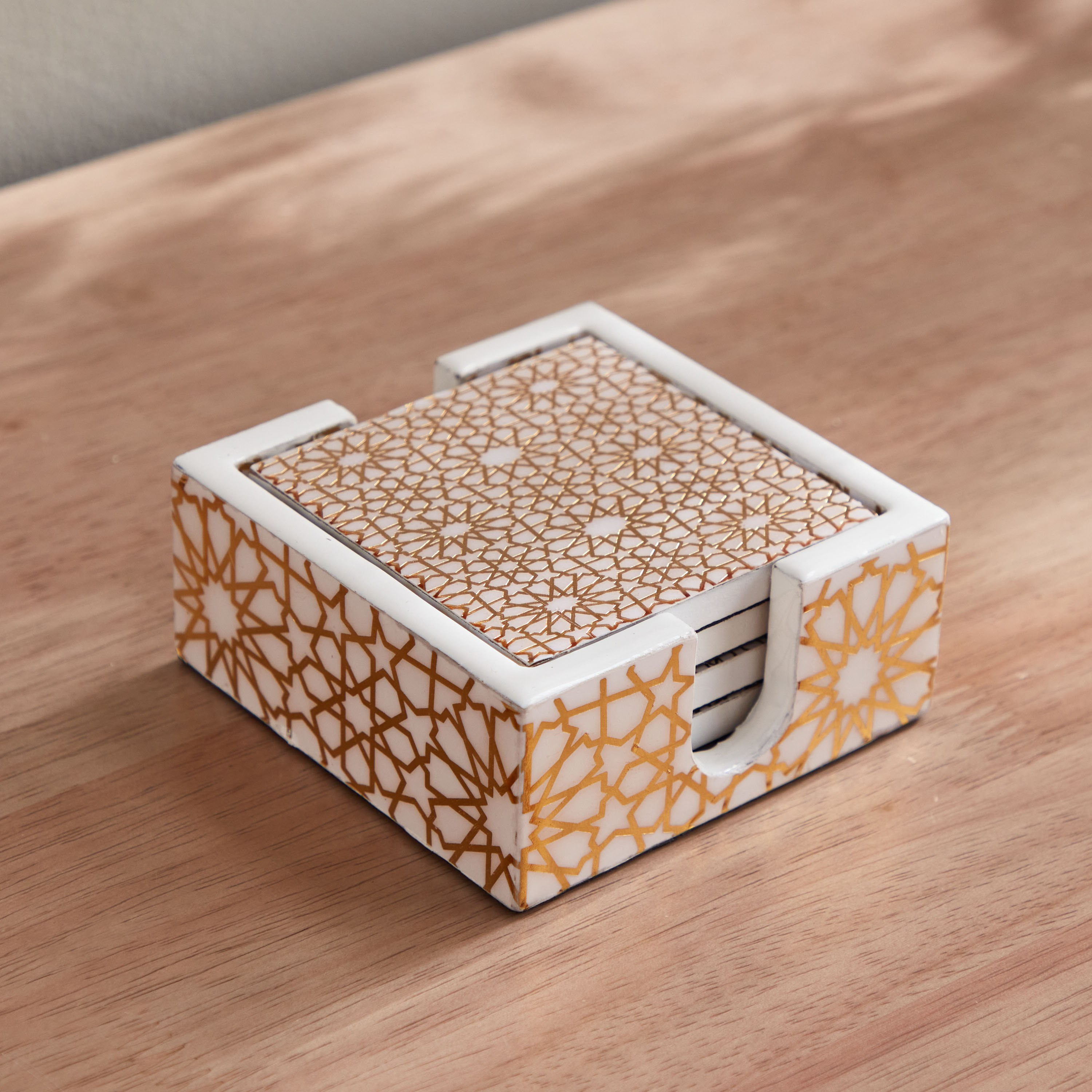 طقم قواعد أكواب 4 قطع بطبعات زيليج من أرمايا  - 10x10x4 سم-hbxdecorandfurnishings-tabletop-serveware-image-2