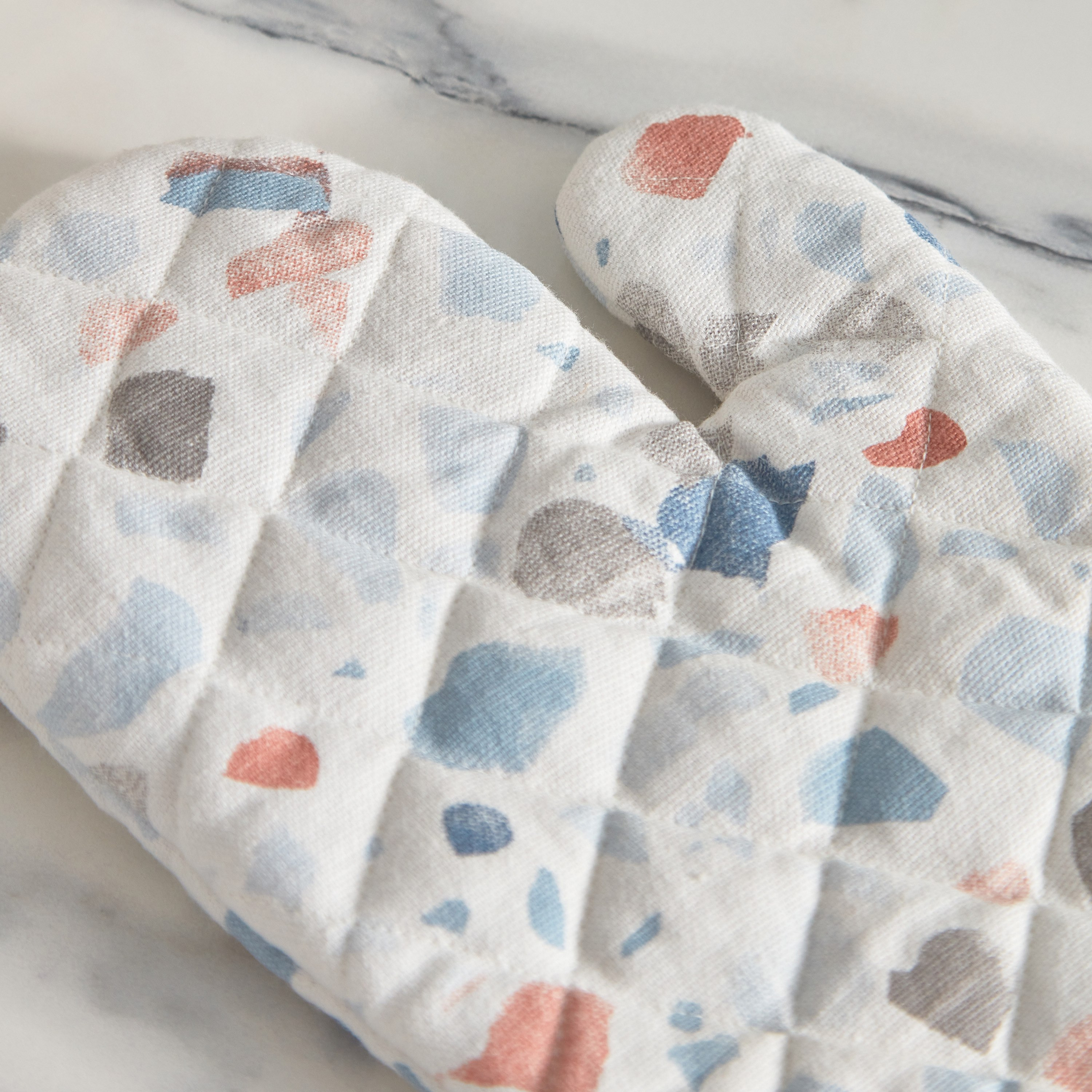 قفاز بطبعات من فلورا ديان - 18x30 سم-hbxhomeware-kitchenware-kitchenlinens-image-2