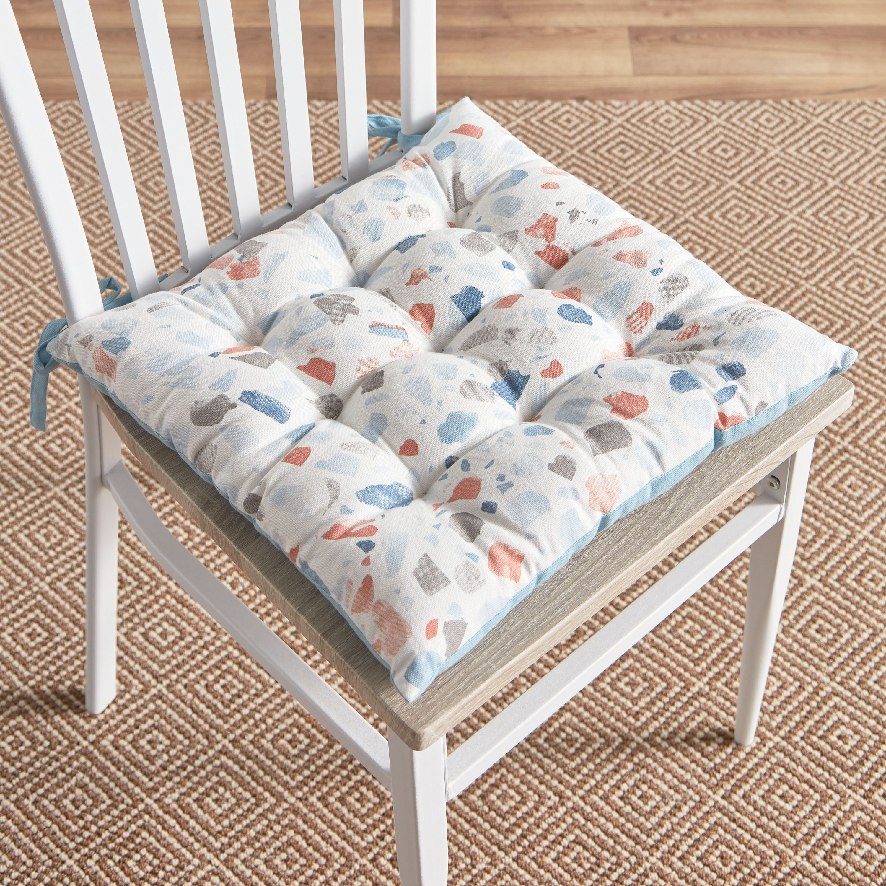 لبادة كرسي بطبعات من فلورا ديان - 40x40 سم-hbxhomeware-hbxdecorandfurnishings-image-1