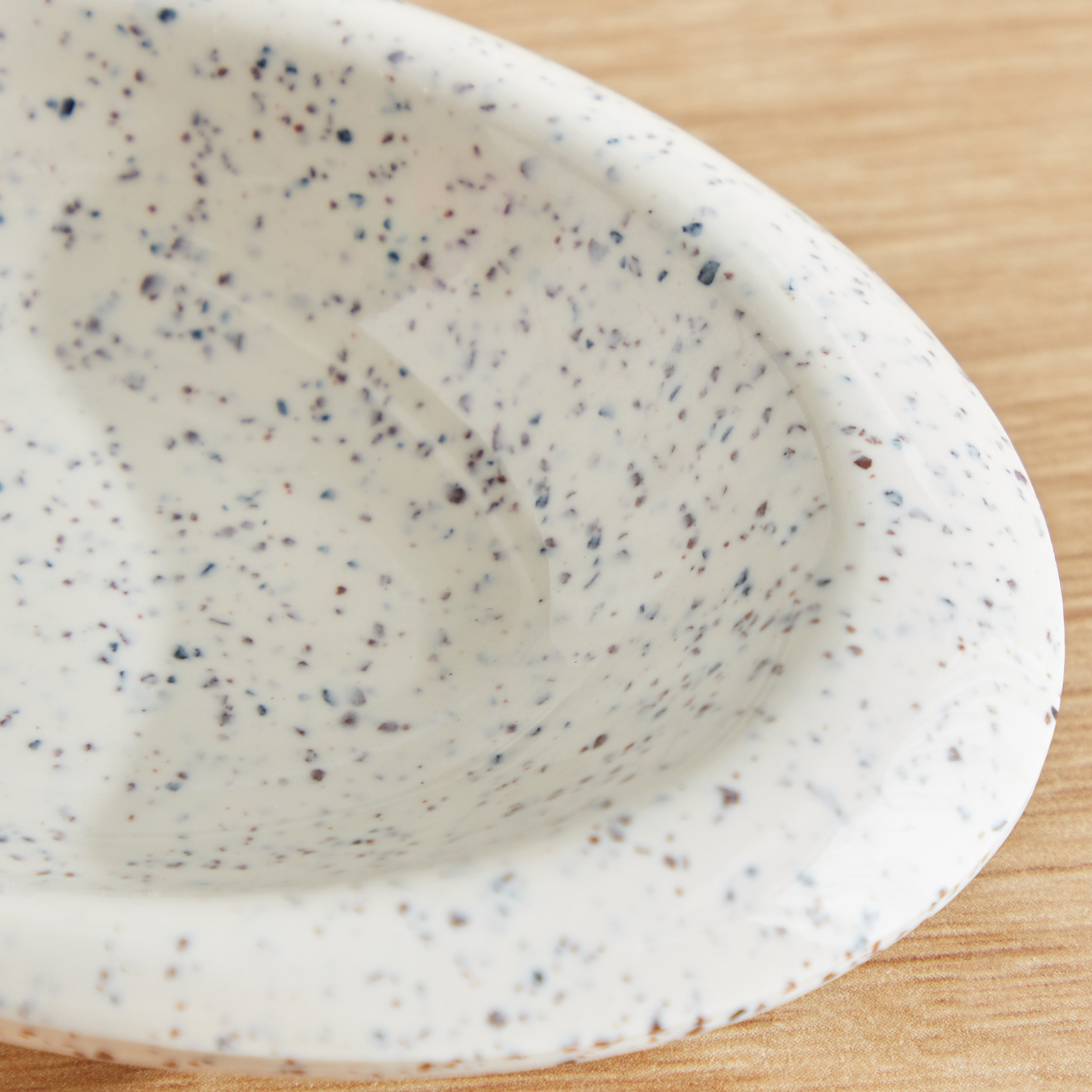 صحن صغير من كلاسيك لارا-hbxdecorandfurnishings-tabletop-serveware-image-3