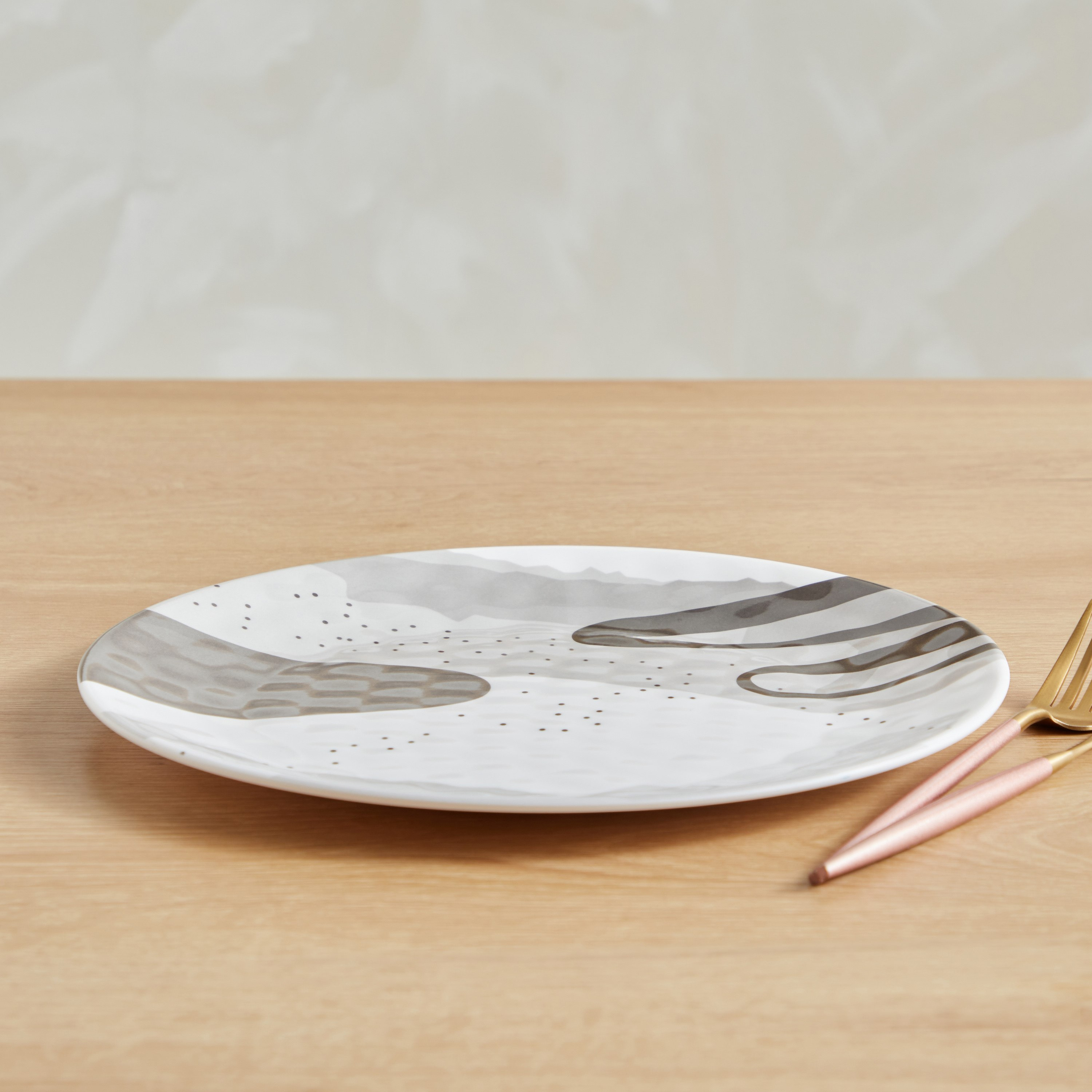 صحن عشاء من جريس-hbxdecorandfurnishings-tabletop-crockery-image-1