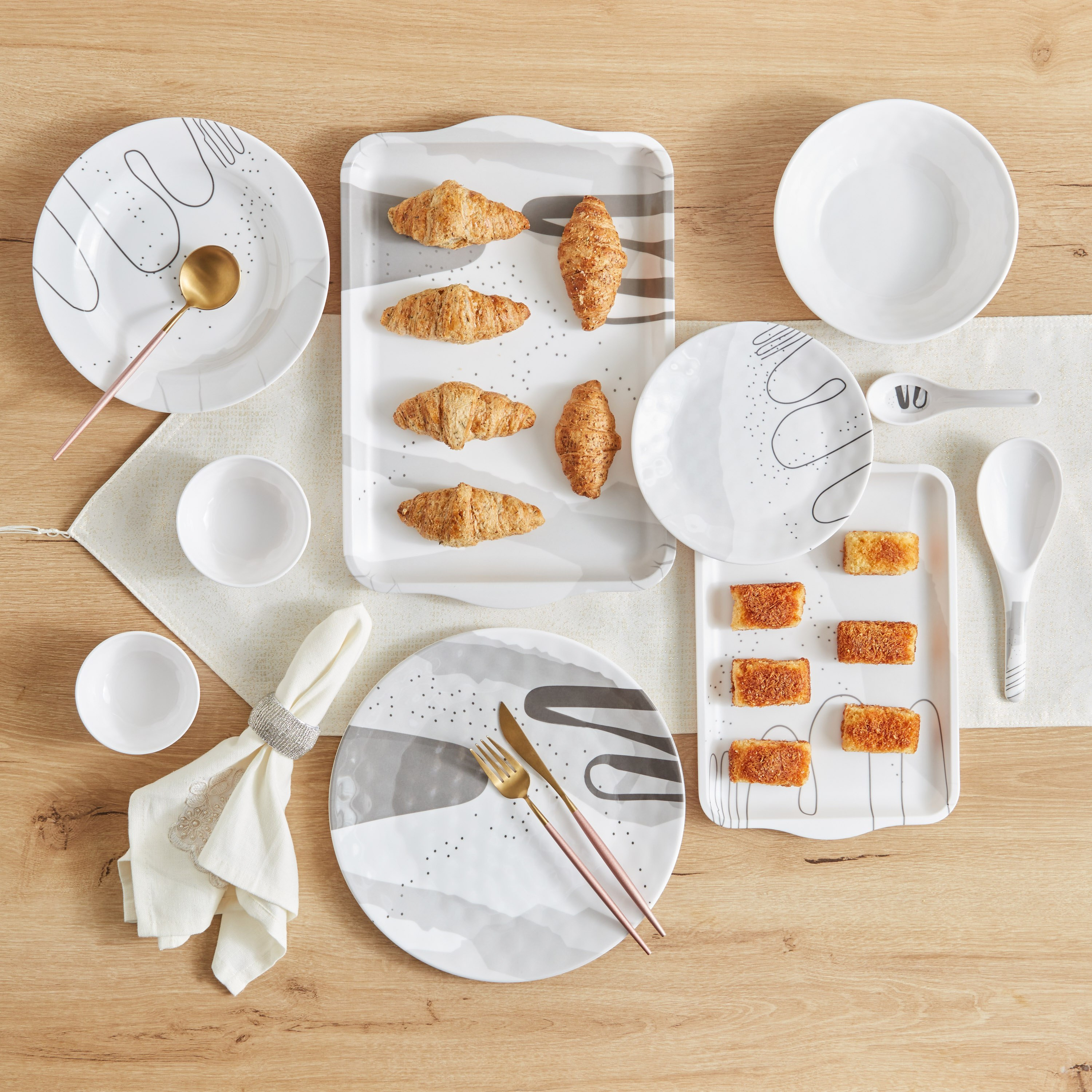 Grace Cosmos Tray-hbxdecorandfurnishings-tabletop-serveware-image-5
