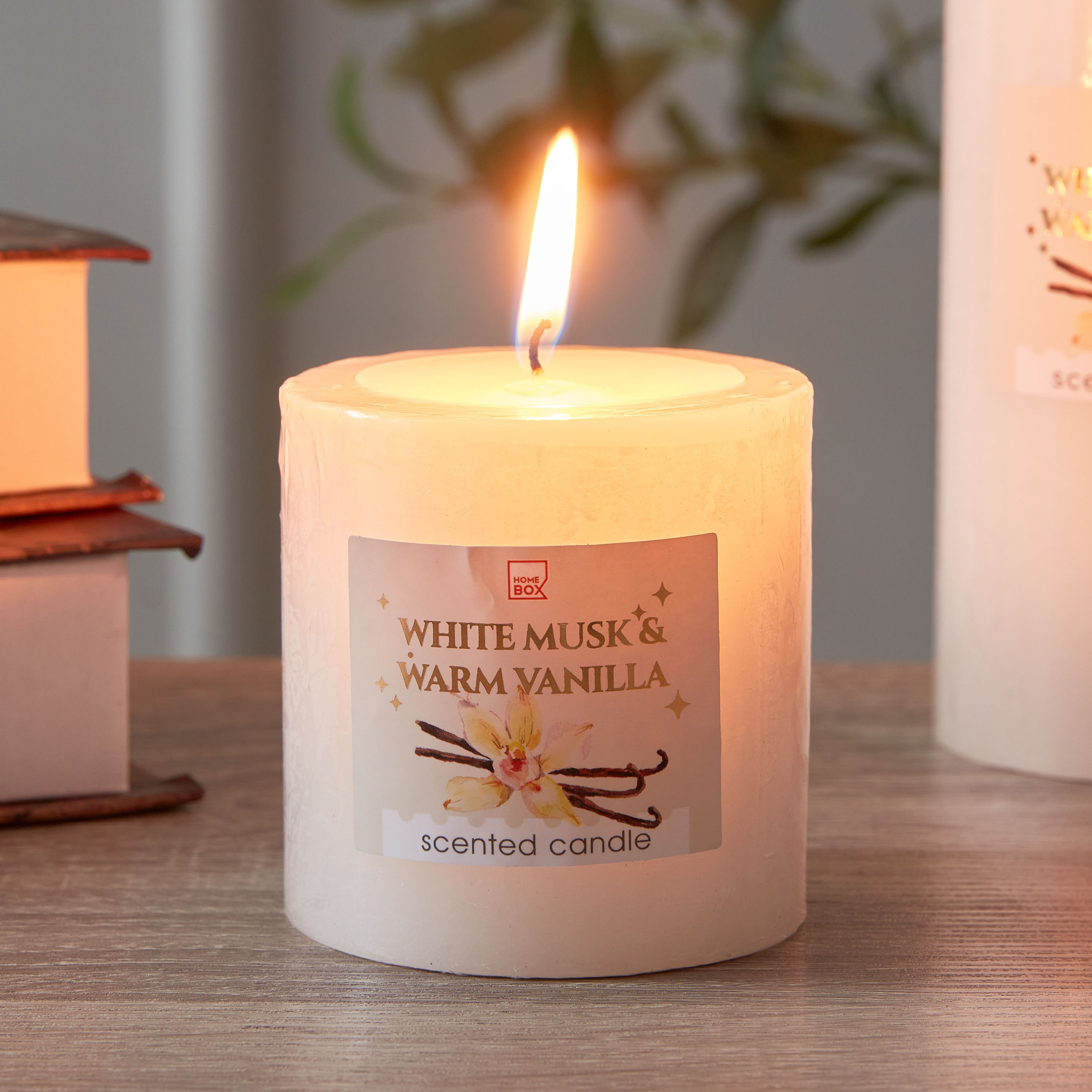 شمعة عمودية برائحة الفانيليا من قارا - 6.8x7 سم-hbxlivingroom-decorandaccessories-candles-image-2