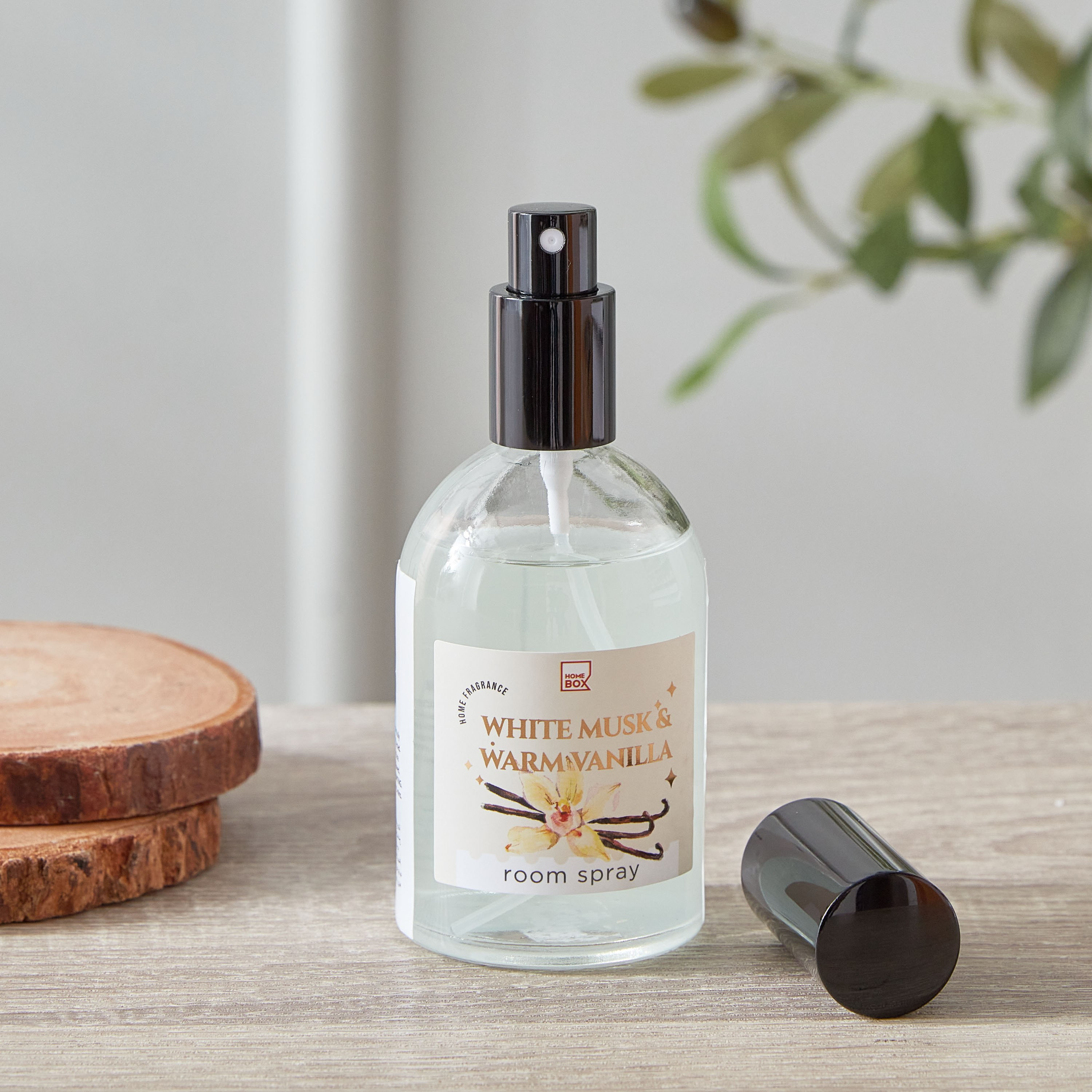 Qara White Musk and Warm Vanilla Room Spray - 100 ml-hbxdecorandfurnishings-homefragrance-roomfreshnersandaromamist-image-2