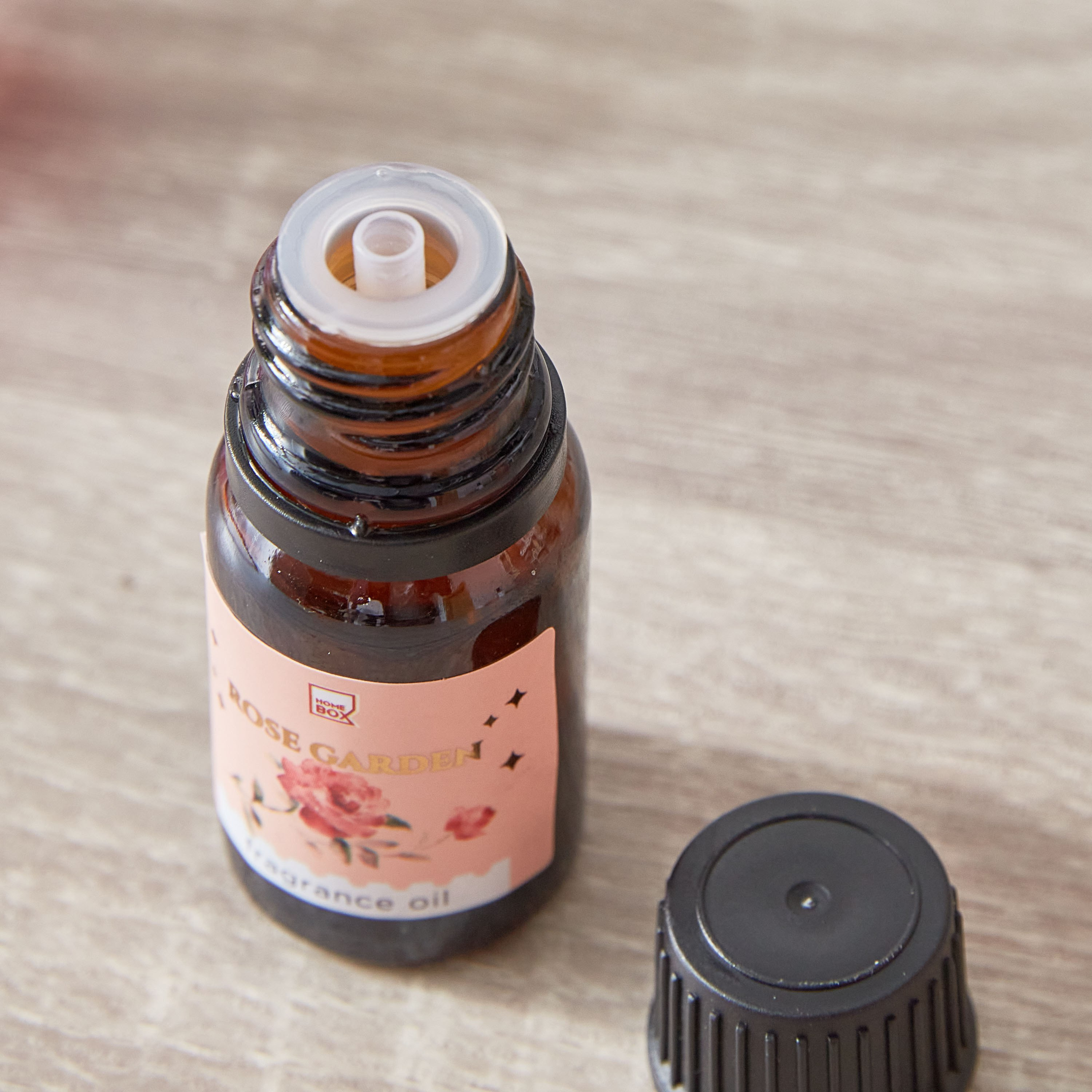 Qara Rose Garden Aroma Oil - 10 ml-hbxhomeware-hbxdecorandfurnishings-image-3