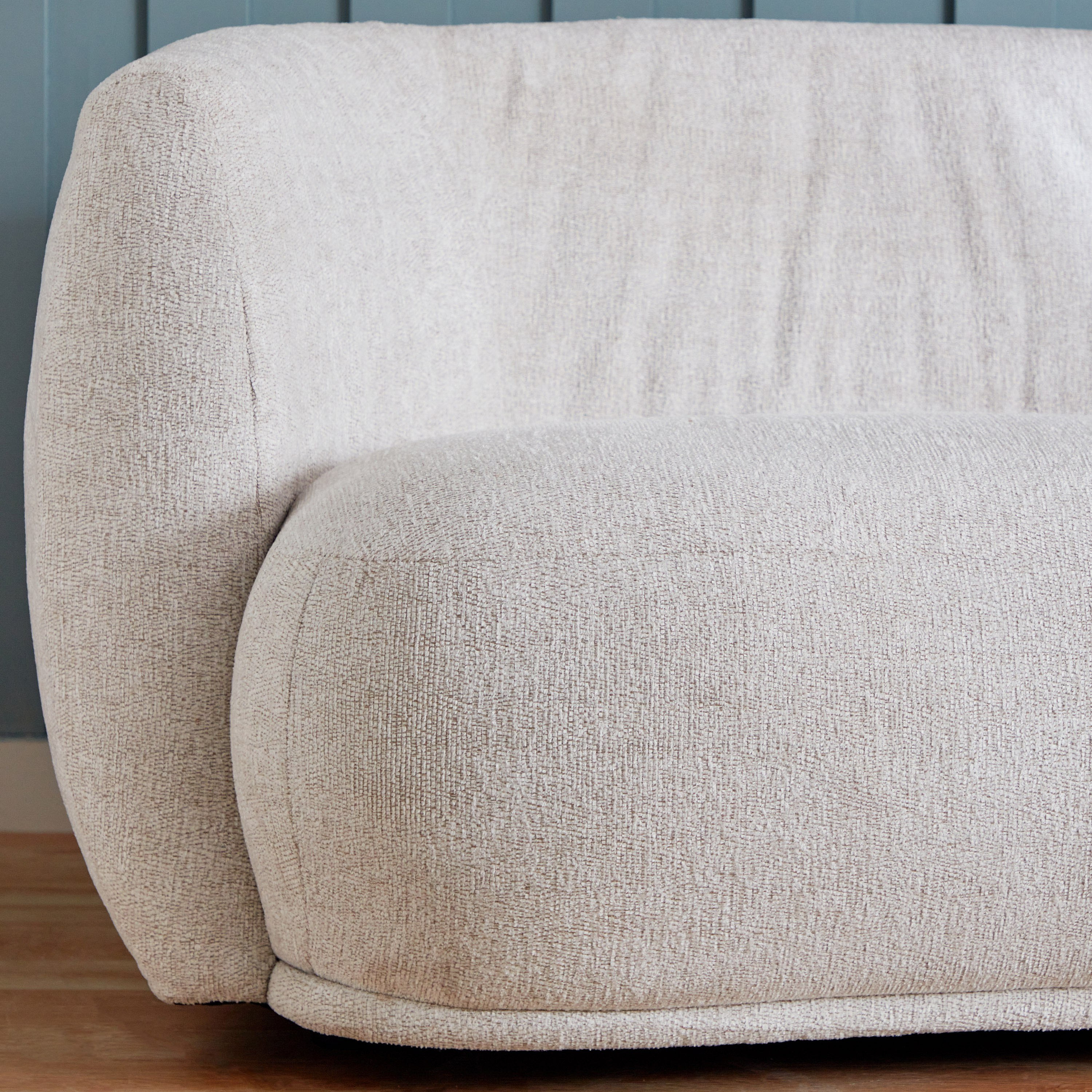 كنبة مخملية مقعدين مع وسادتين-hbxlivingroom-sofasandarmchairs-sofas-image-8