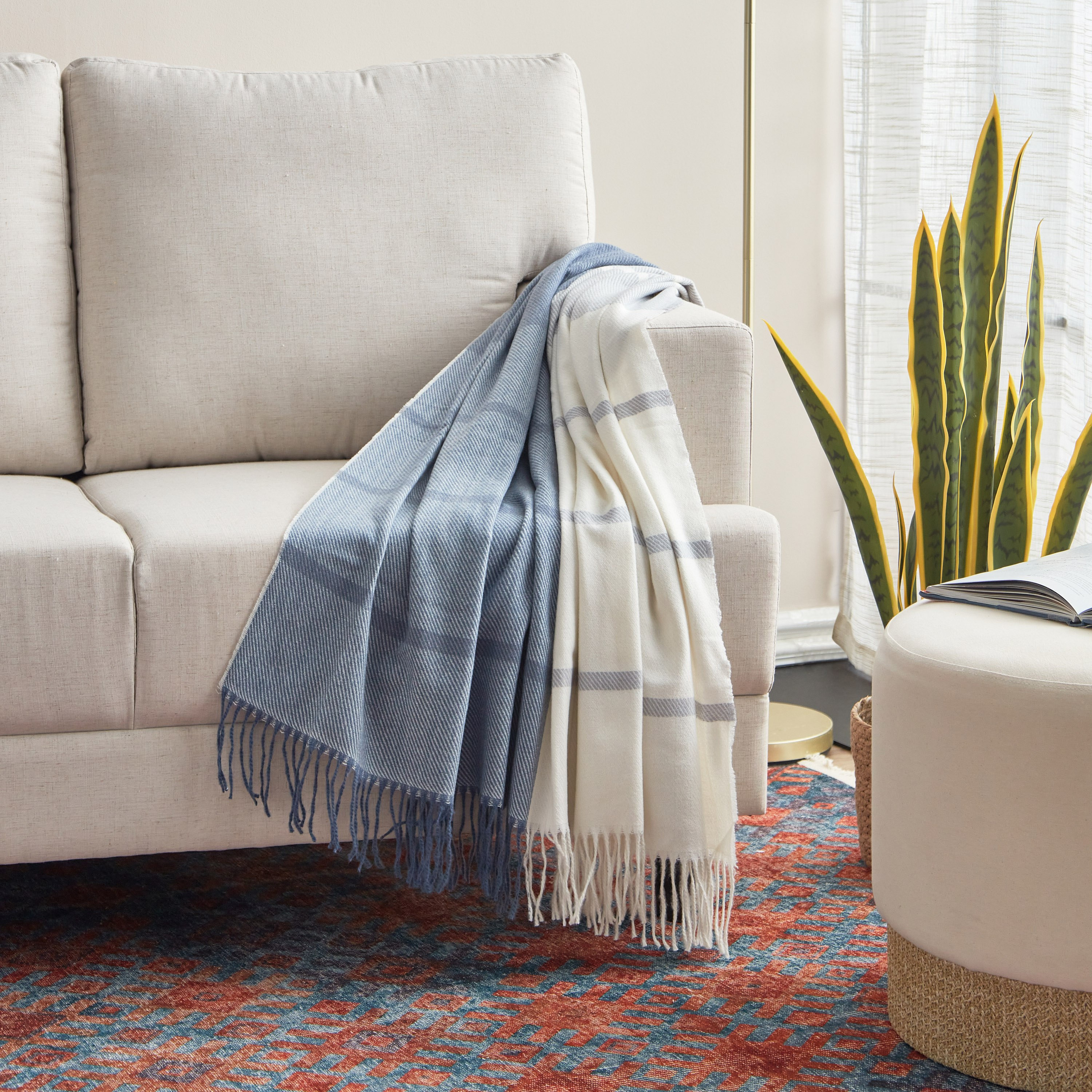 بطانية خفيفة منسوجة مخططة بشراشيب من بريستول آنا - 130x170 سم-hbxhomeware-hbxbedroom-image-1