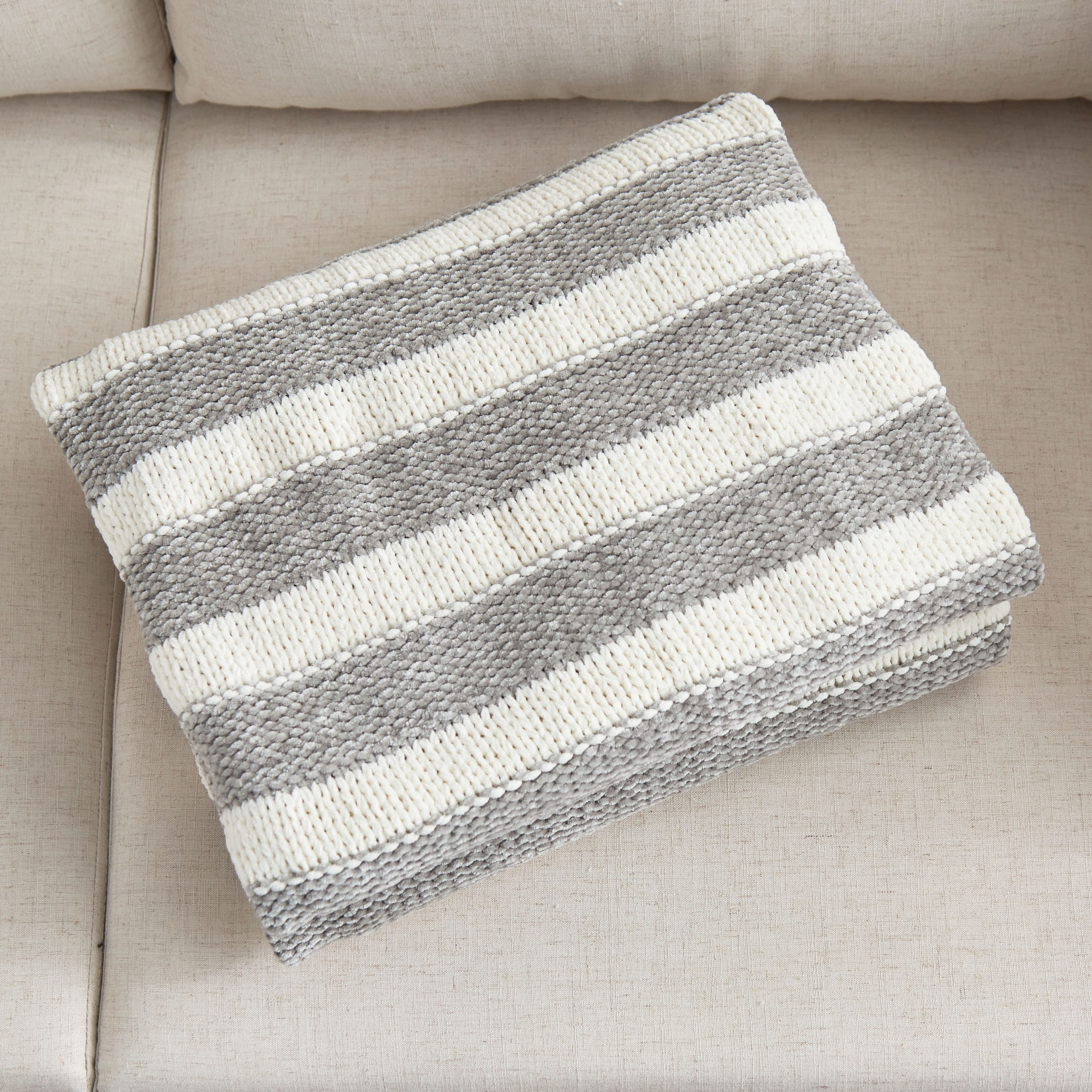 بطانية خفيفة أكريليك محبوكة من ماديسون ريا - 130x170 سم-hbxhomeware-hbxbedroom-image-4