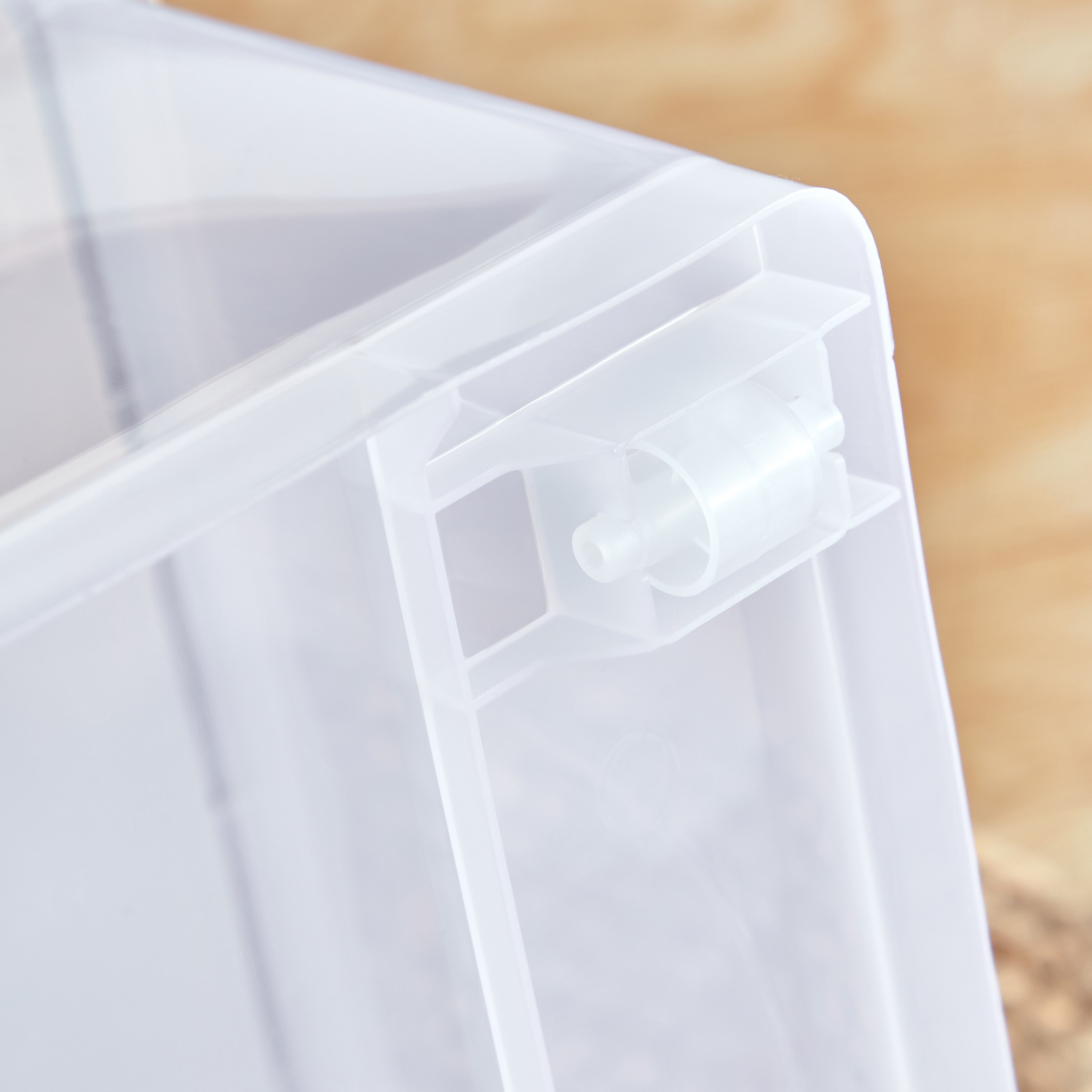 Juana Multipurpose Transparent Storage Box with Wheels and Lockable Lid - 15 L-hbxbedroom-bedroomaccessories-bedroomstorage-image-5