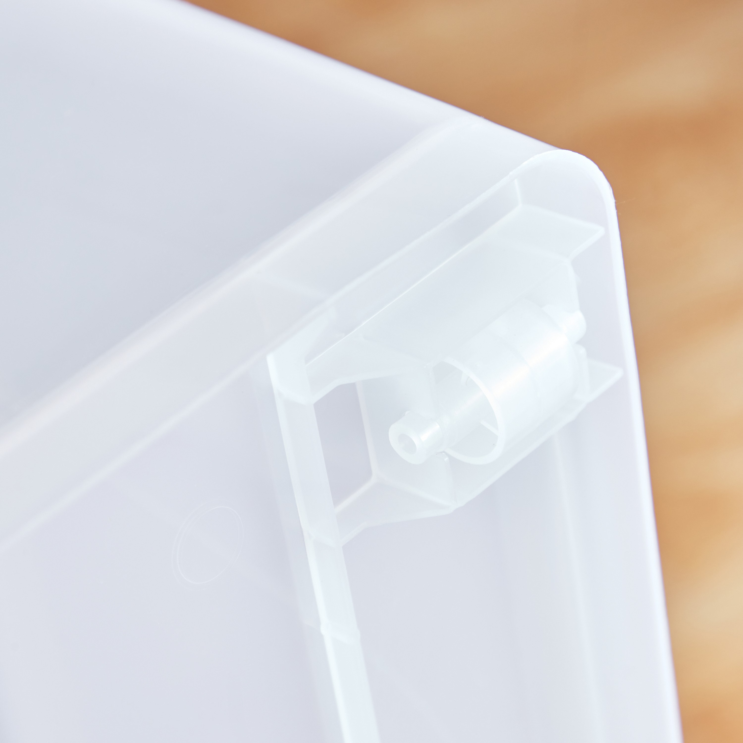 Juana Multipurpose Transparent Storage Box with Wheels and Lockable Lid - 32 L-hbxbedroom-bedroomaccessories-bedroomstorage-image-5
