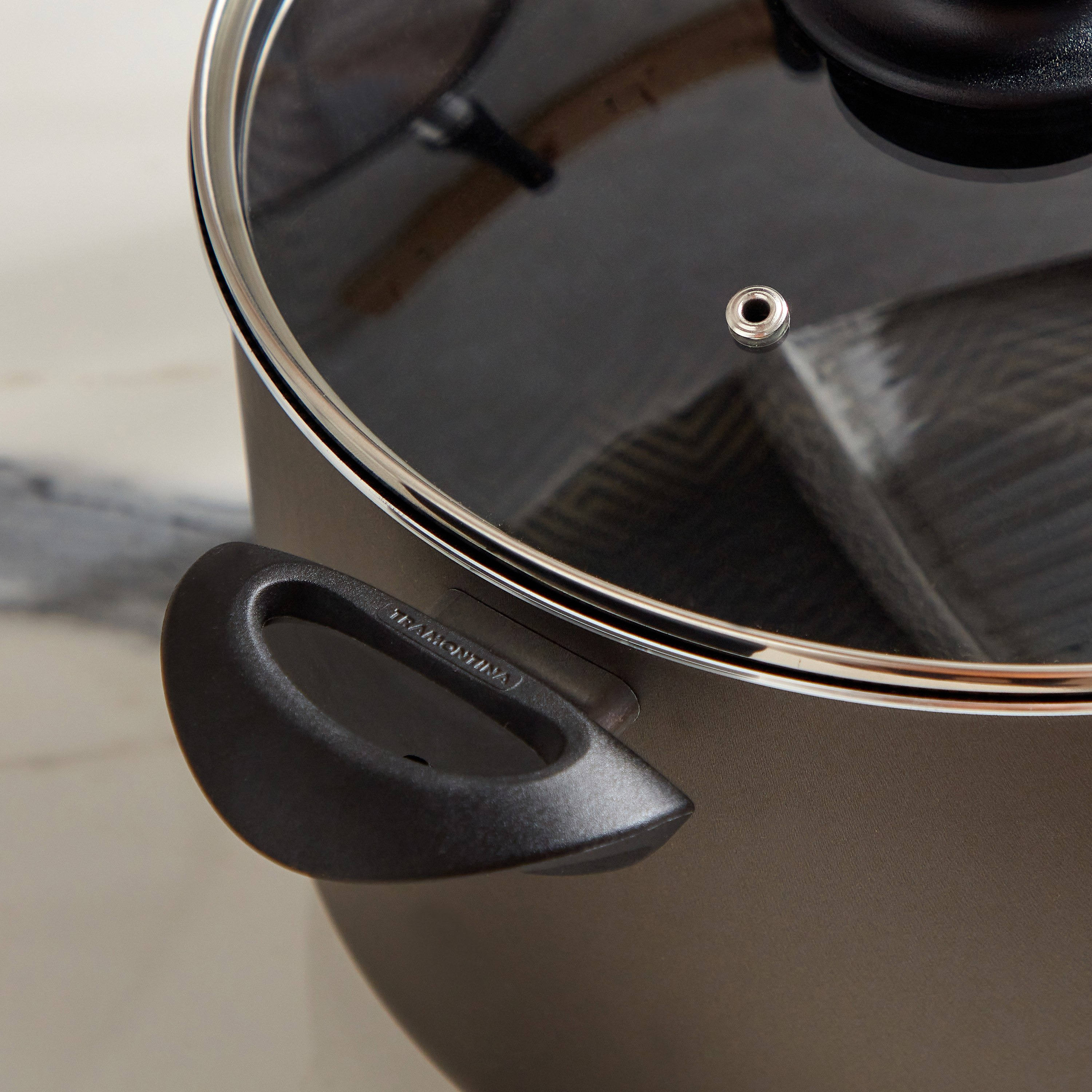 قدر مرق غير قابل للالتصاق مع غطاء زجاج من ترامونتينا - 26 سم-hbxhomeware-hbxkitchen-image-6