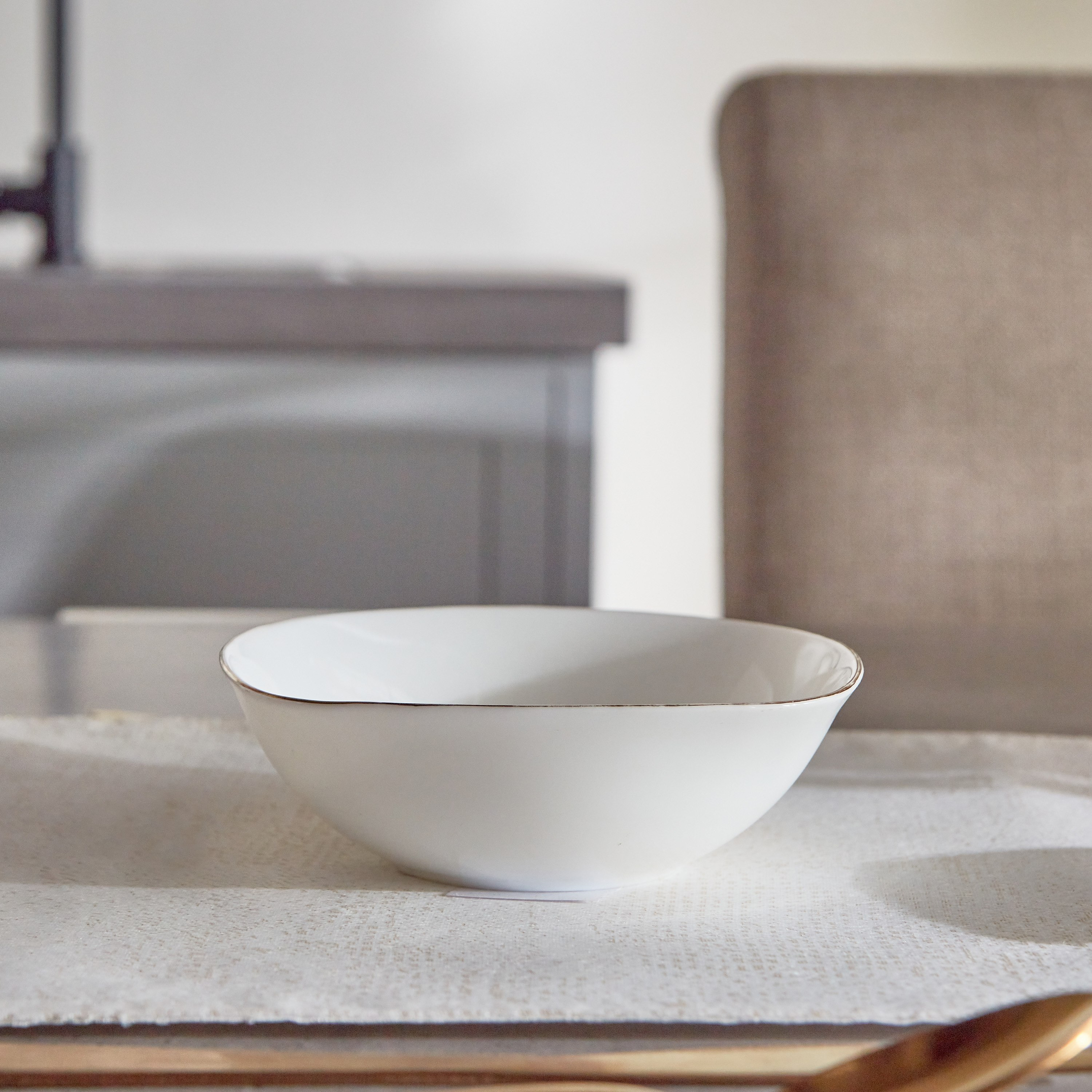 صحن عشاء أوبالوير بإطار ذهبي من نوفا - 16.5 سم-hbxdecorandfurnishings-tabletop-crockery-image-2