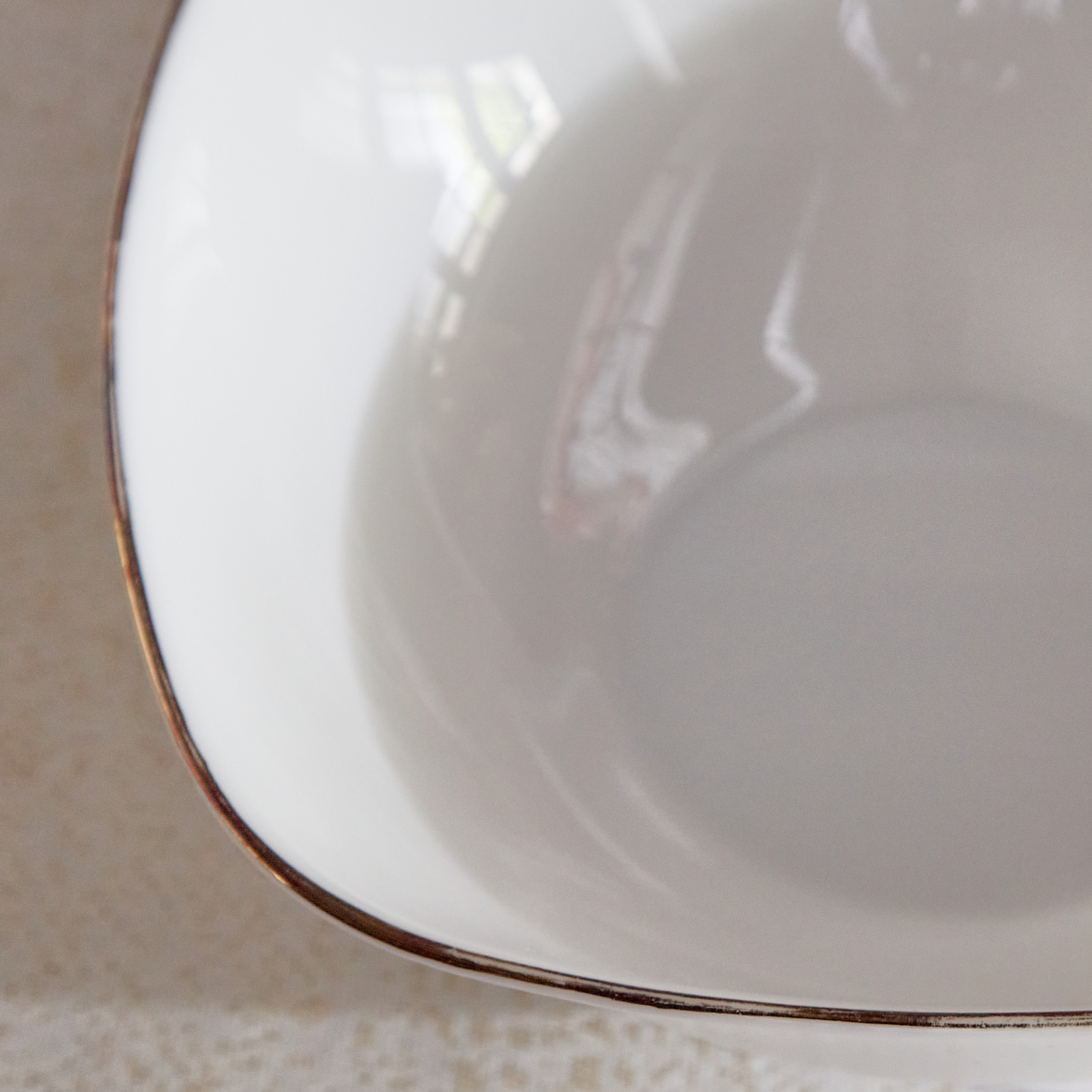 صحن عشاء أوبالوير بإطار ذهبي من نوفا - 16.5 سم-hbxdecorandfurnishings-tabletop-crockery-image-3