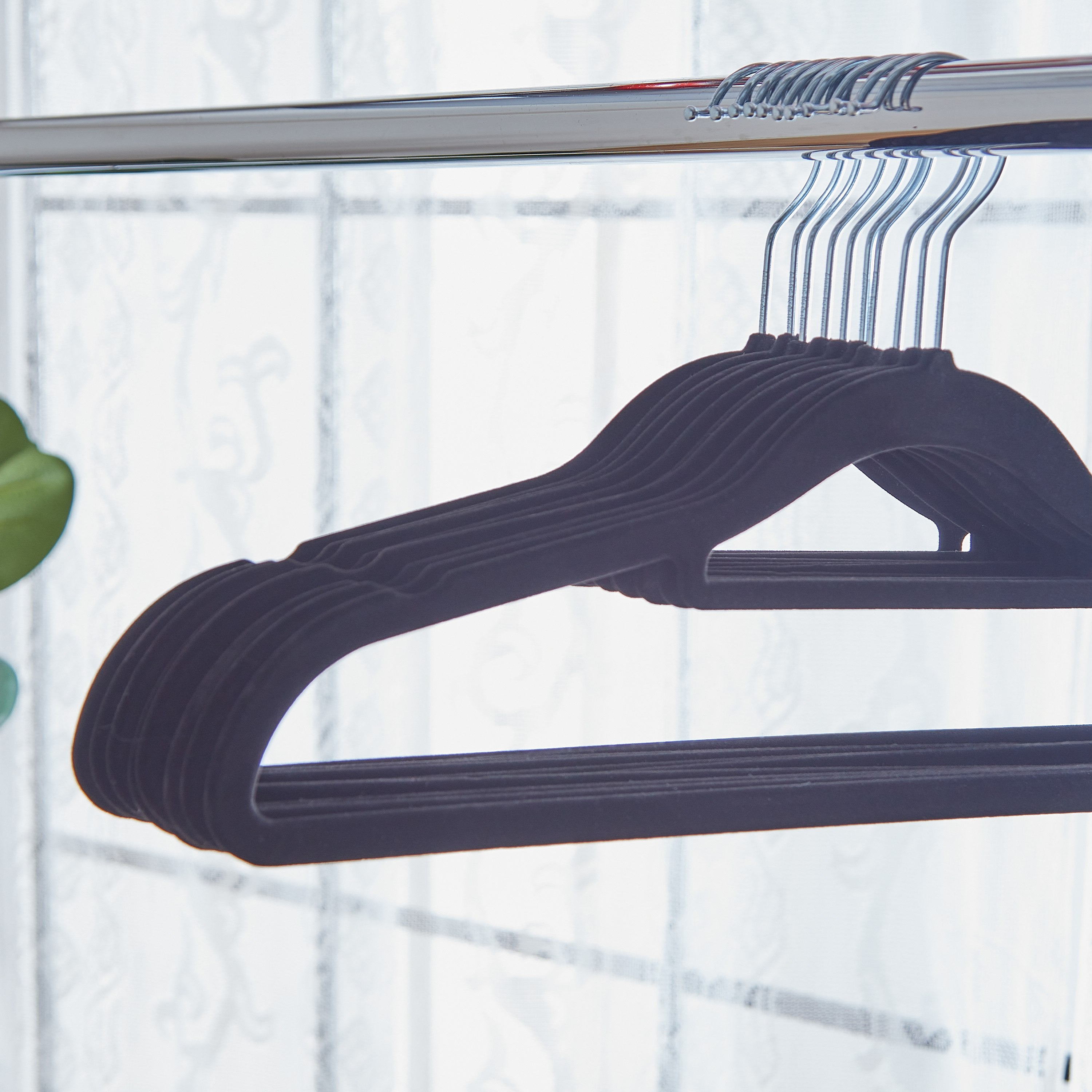 طقم علّاقات مخملية 10 قطع من نوفا-hbxhomeware-bathandlaundry-clothesdryingracks-image-3