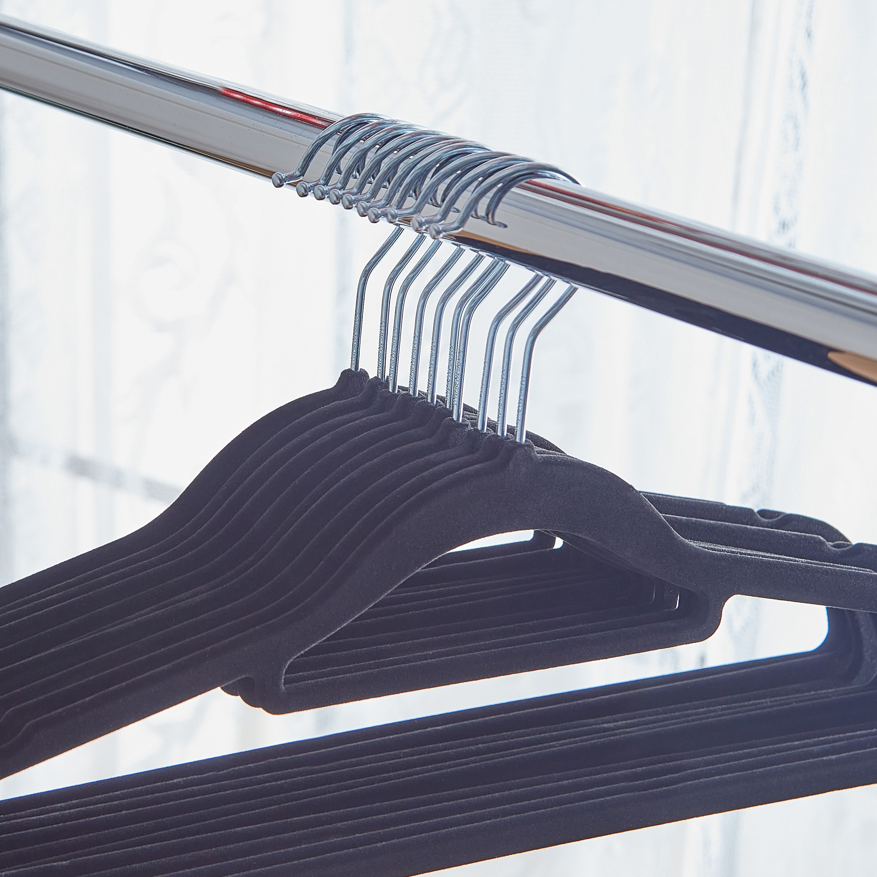 طقم علّاقات مخملية 10 قطع من نوفا-hbxhomeware-bathandlaundry-clothesdryingracks-image-4