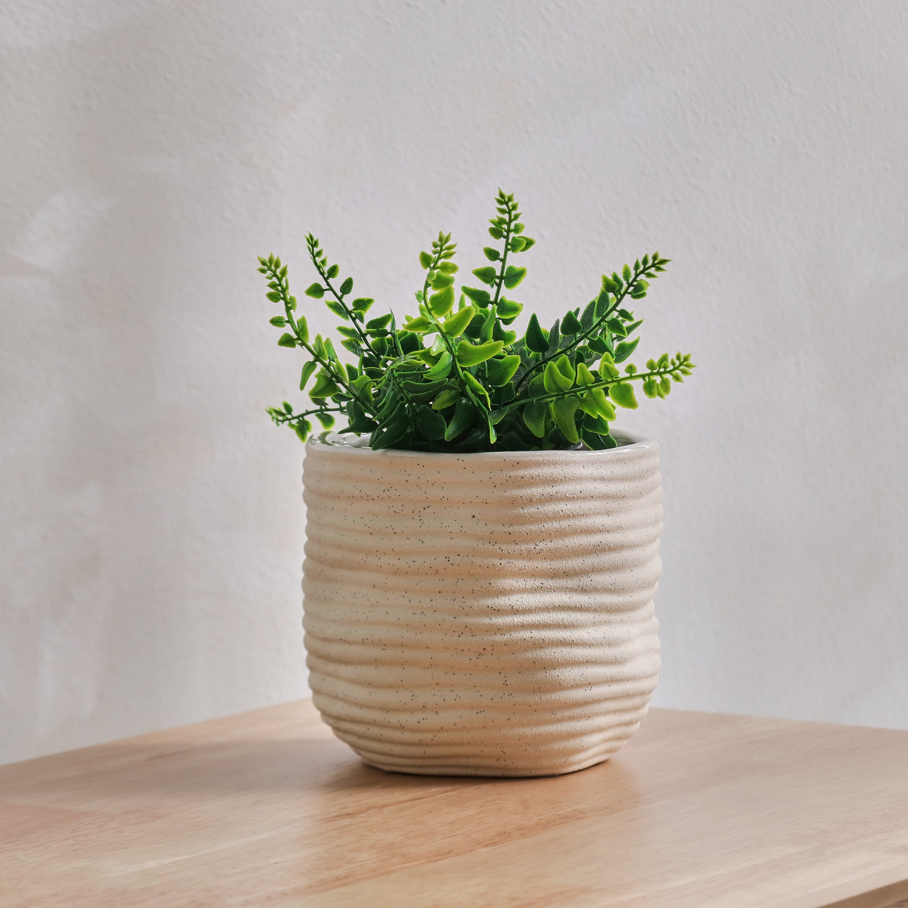 مزهرية سيراميك من كوين - 14.5x14.5x13 سم-hbxbedroom-decorandaccessories-vases-image-1