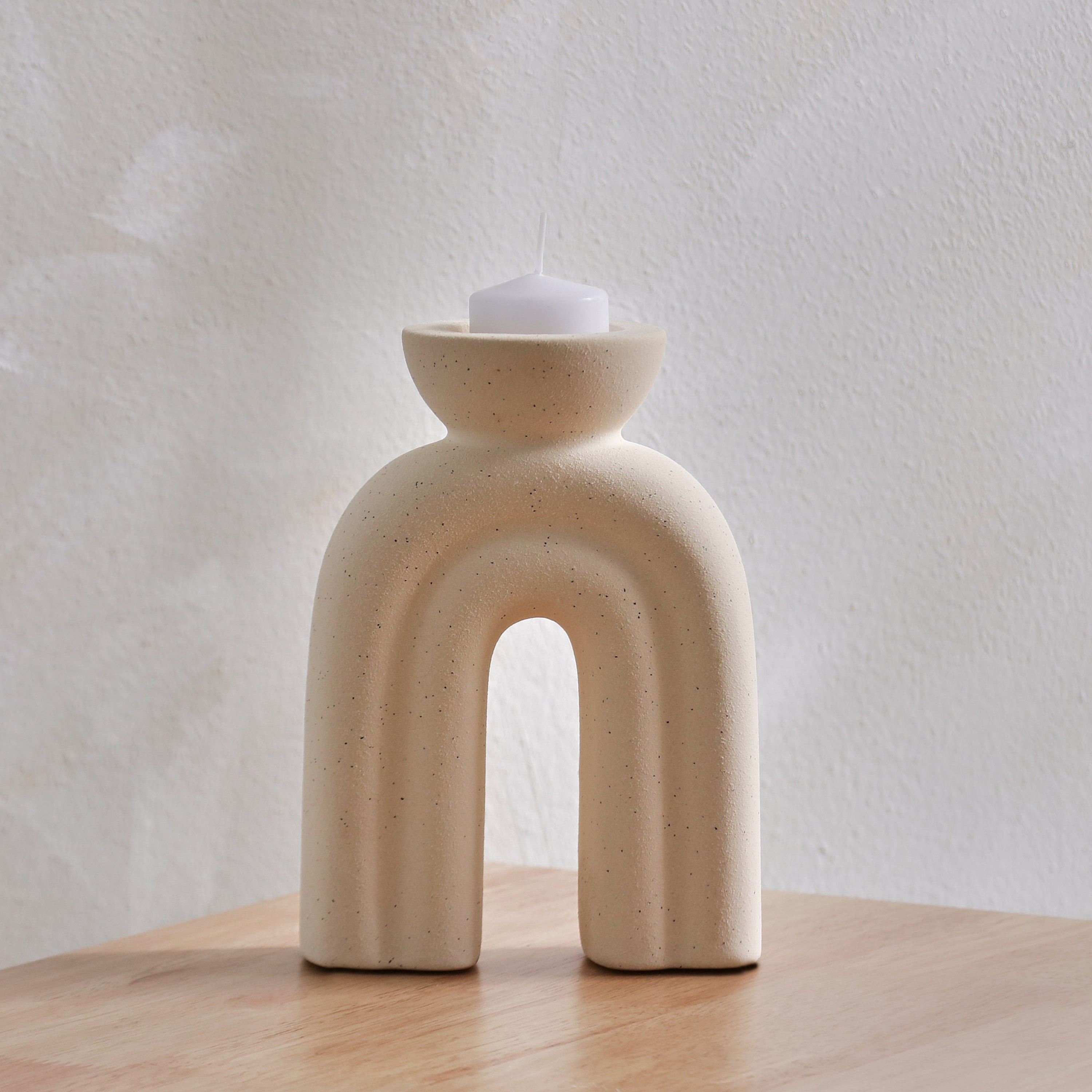 حامل شموع سيراميك من كوين - 12.5x7.5x17 سم-hbxlivingroom-decorandaccessories-candleholders-image-1