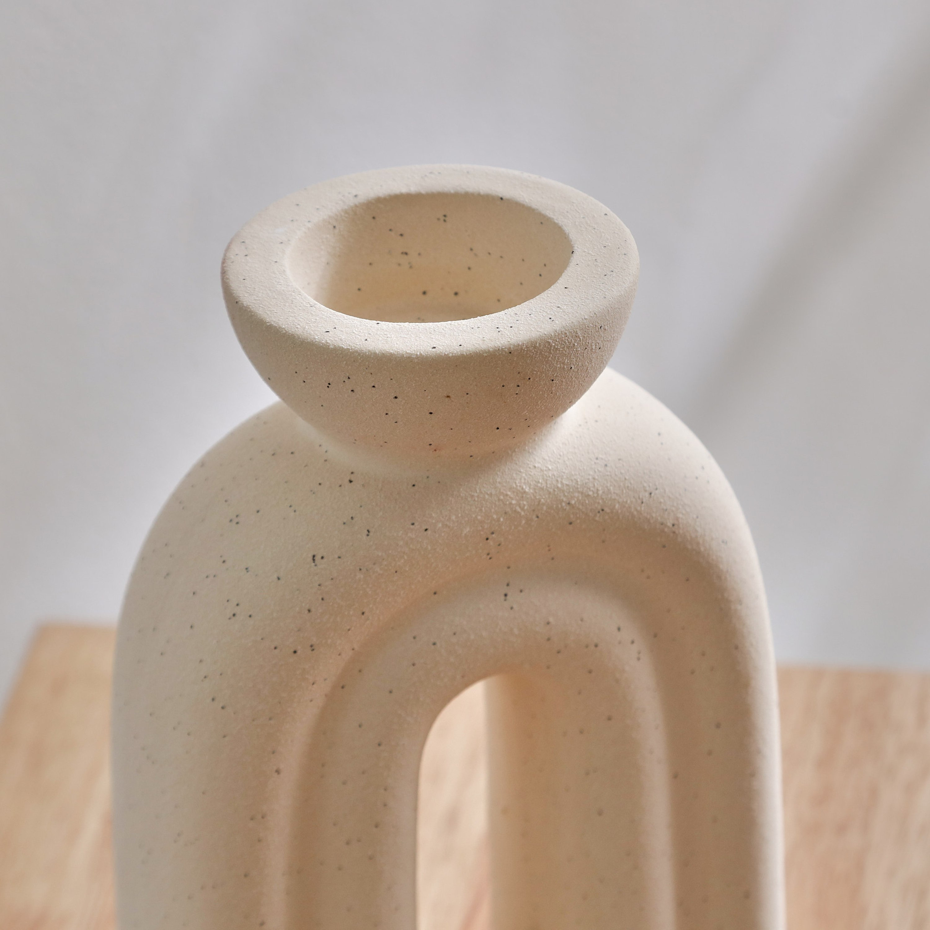 حامل شموع سيراميك من كوين - 12.5x7.5x17 سم-hbxlivingroom-decorandaccessories-candleholders-image-3