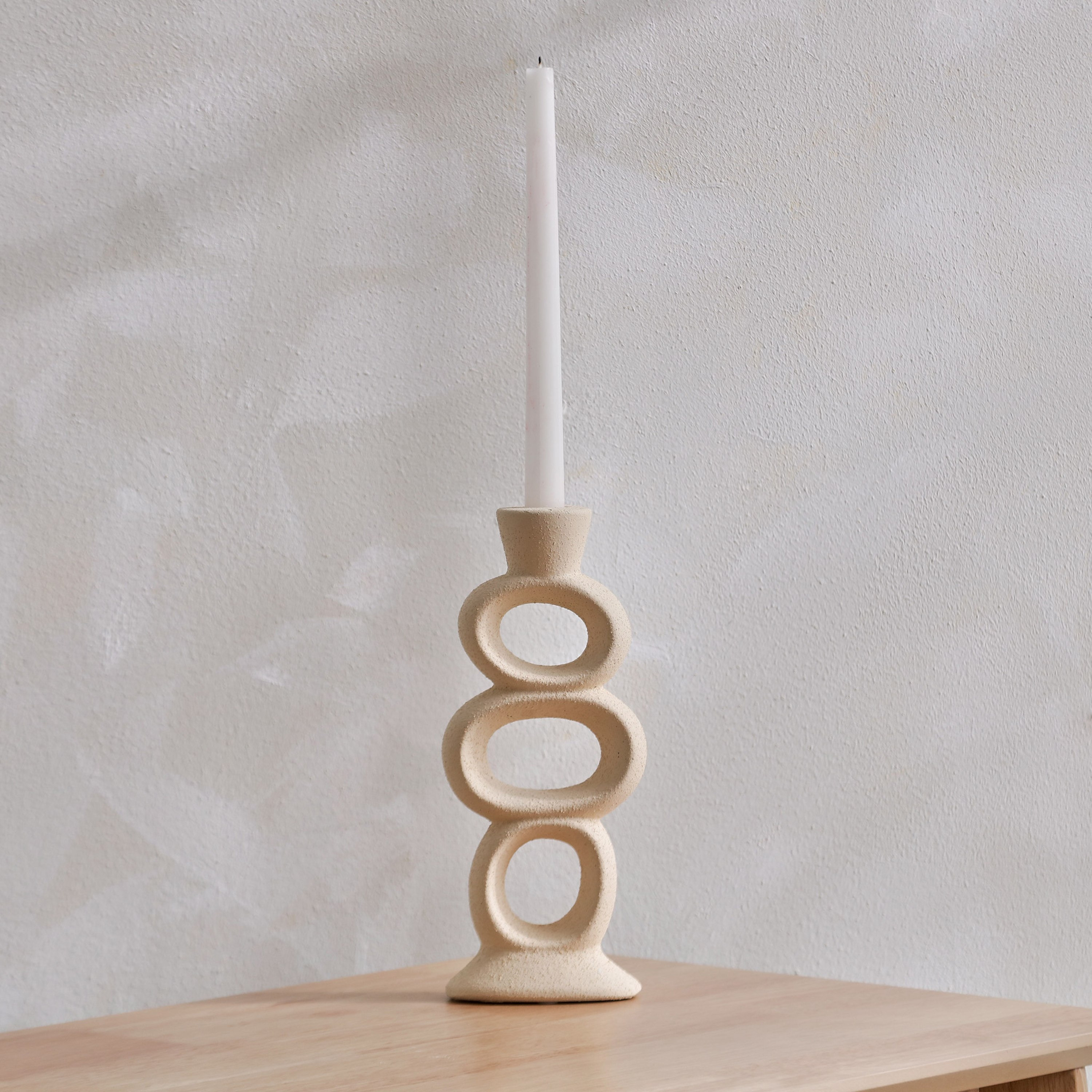 حامل شموع سيراميك مودرن من كوين - 10.5x6.5x24 سم-hbxlivingroom-decorandaccessories-candleholders-image-1