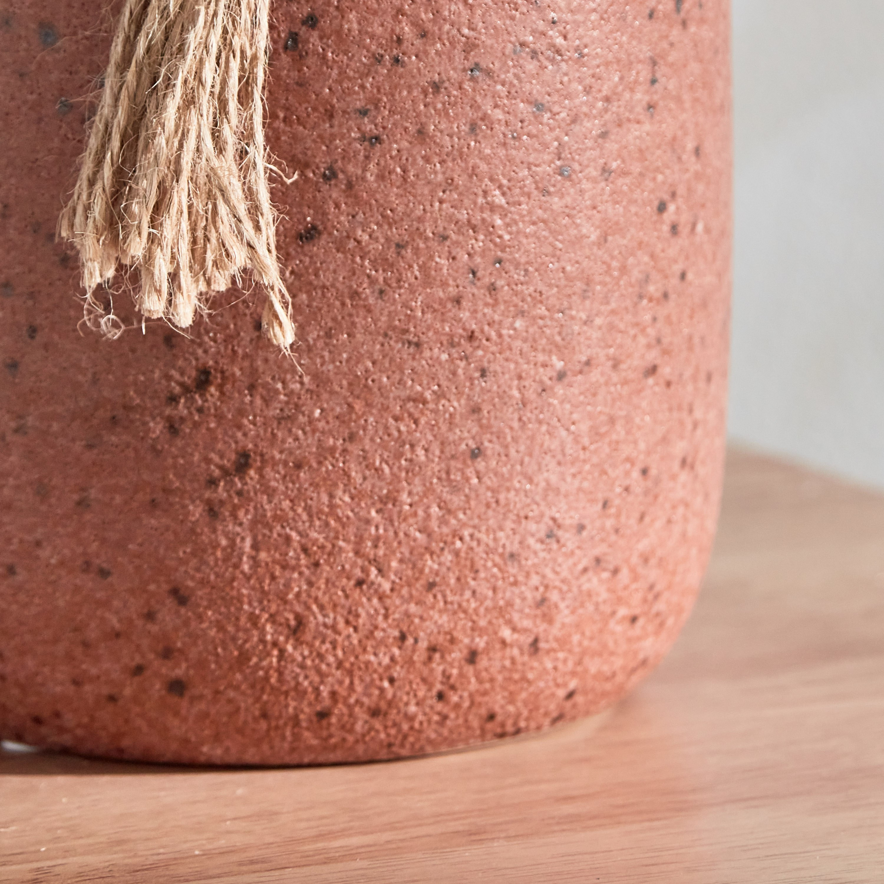 مزهرية سيراميك مزيّنة بالخرز من كوين - 14.5x14.5x23 سم-hbxbedroom-decorandaccessories-vases-image-4