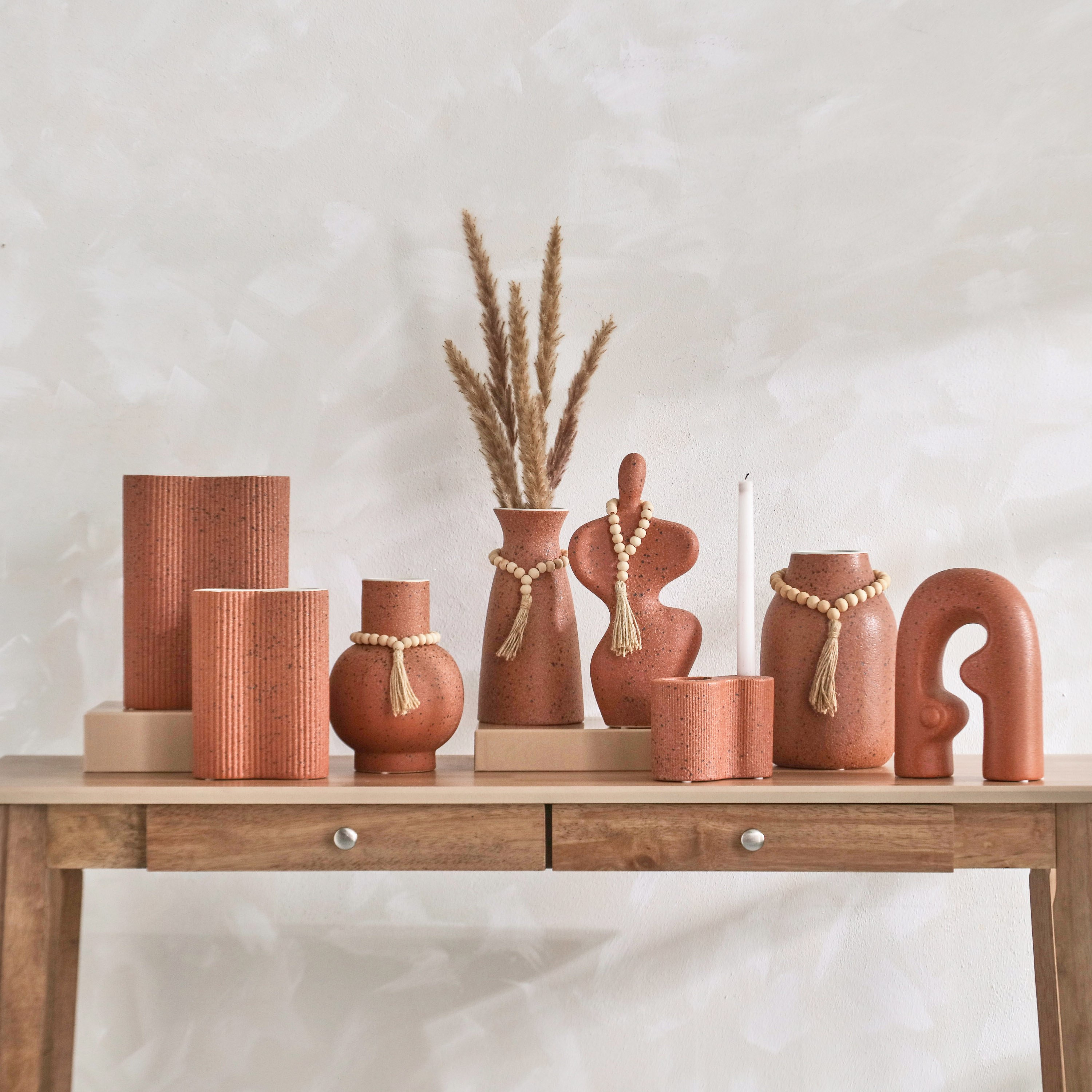 مزهرية سيراميك مزيّنة بالخرز من كوين - 14.5x14.5x23 سم-hbxbedroom-decorandaccessories-vases-image-5